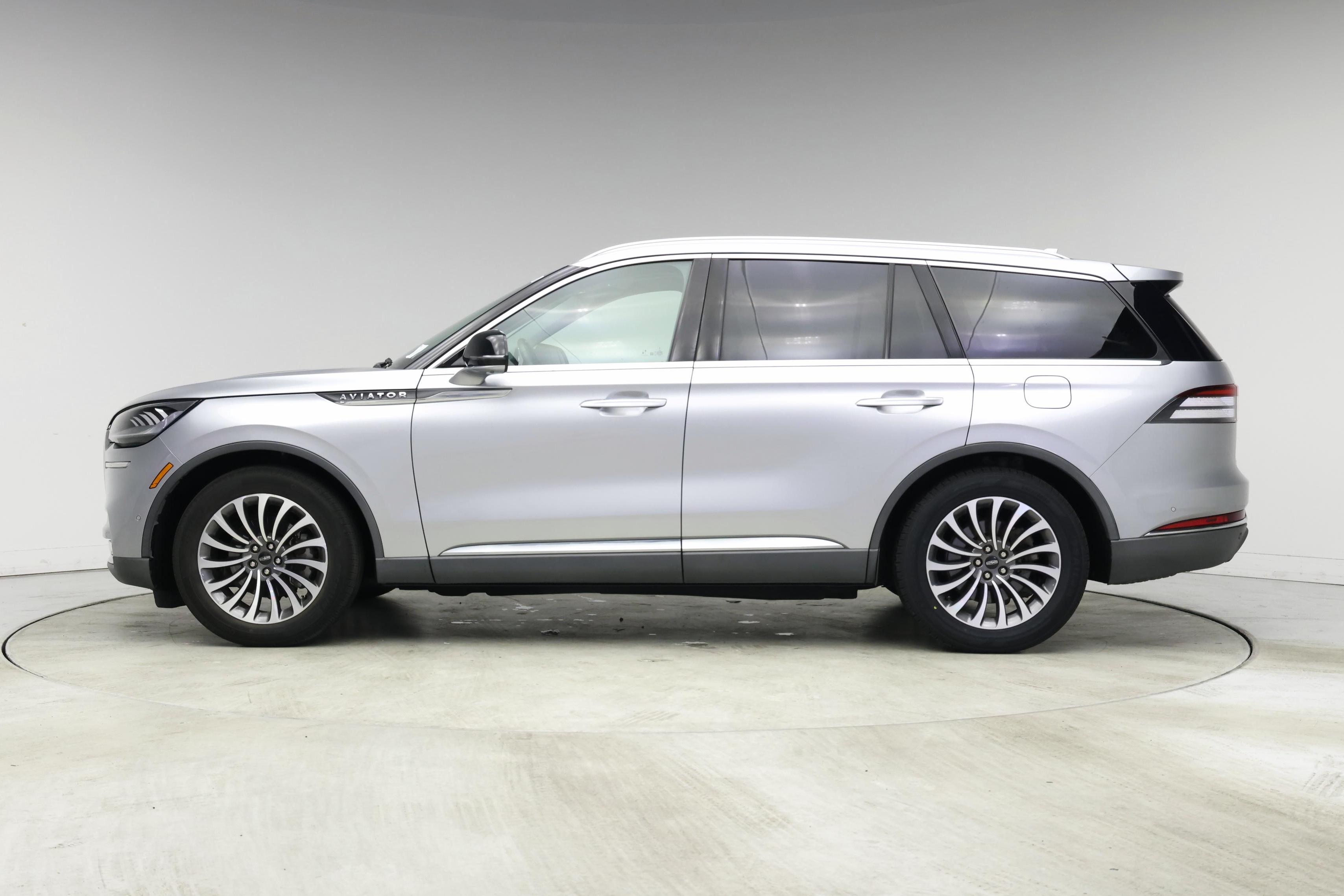 Thumbnail: 2020 Lincoln Aviator - 3