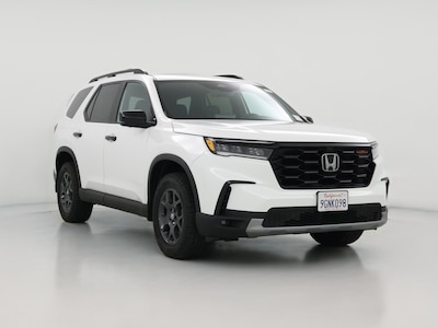 White 2023 Honda Pilot Trailsport