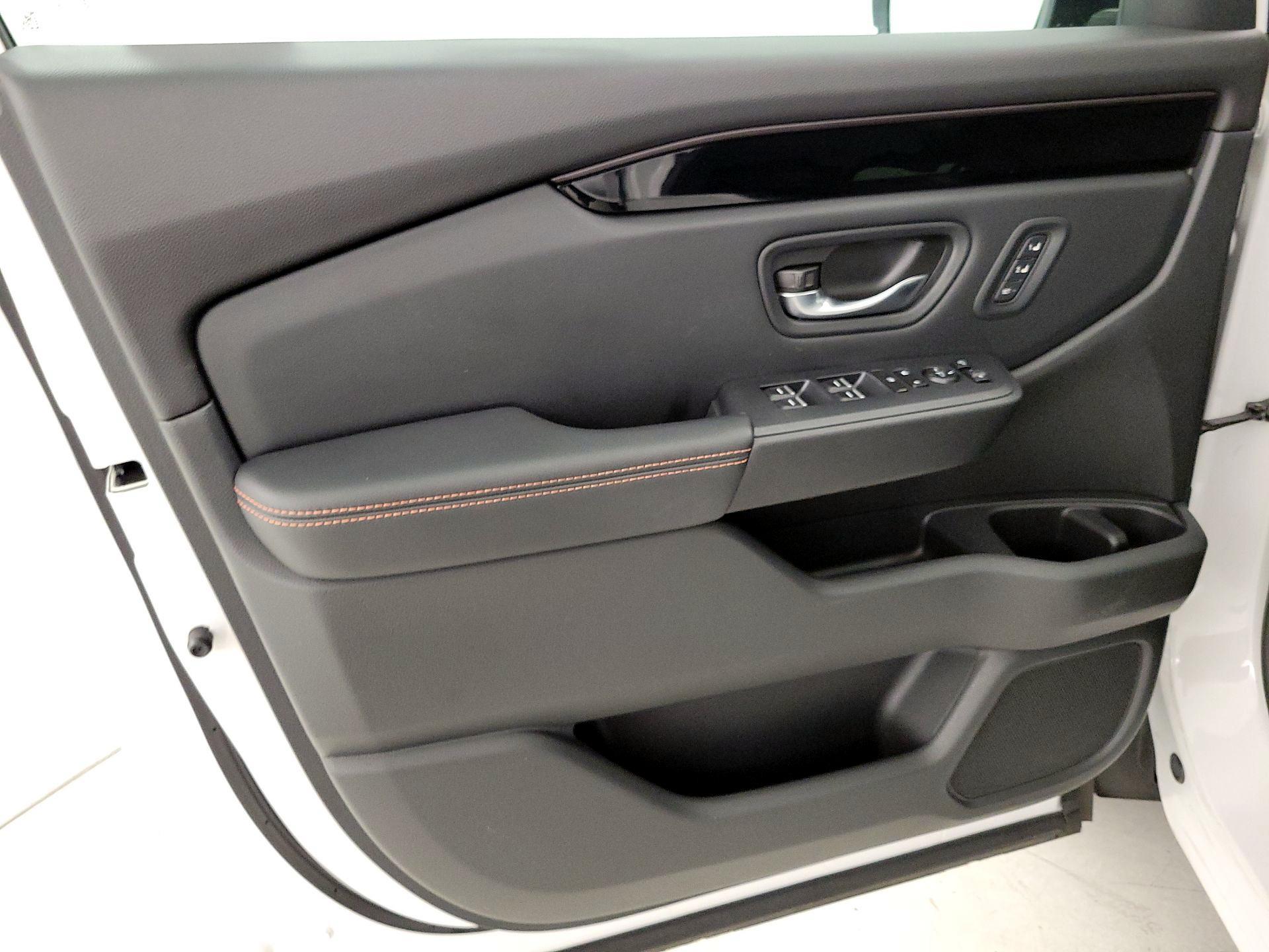 Thumbnail: 2023 Honda Pilot - 12