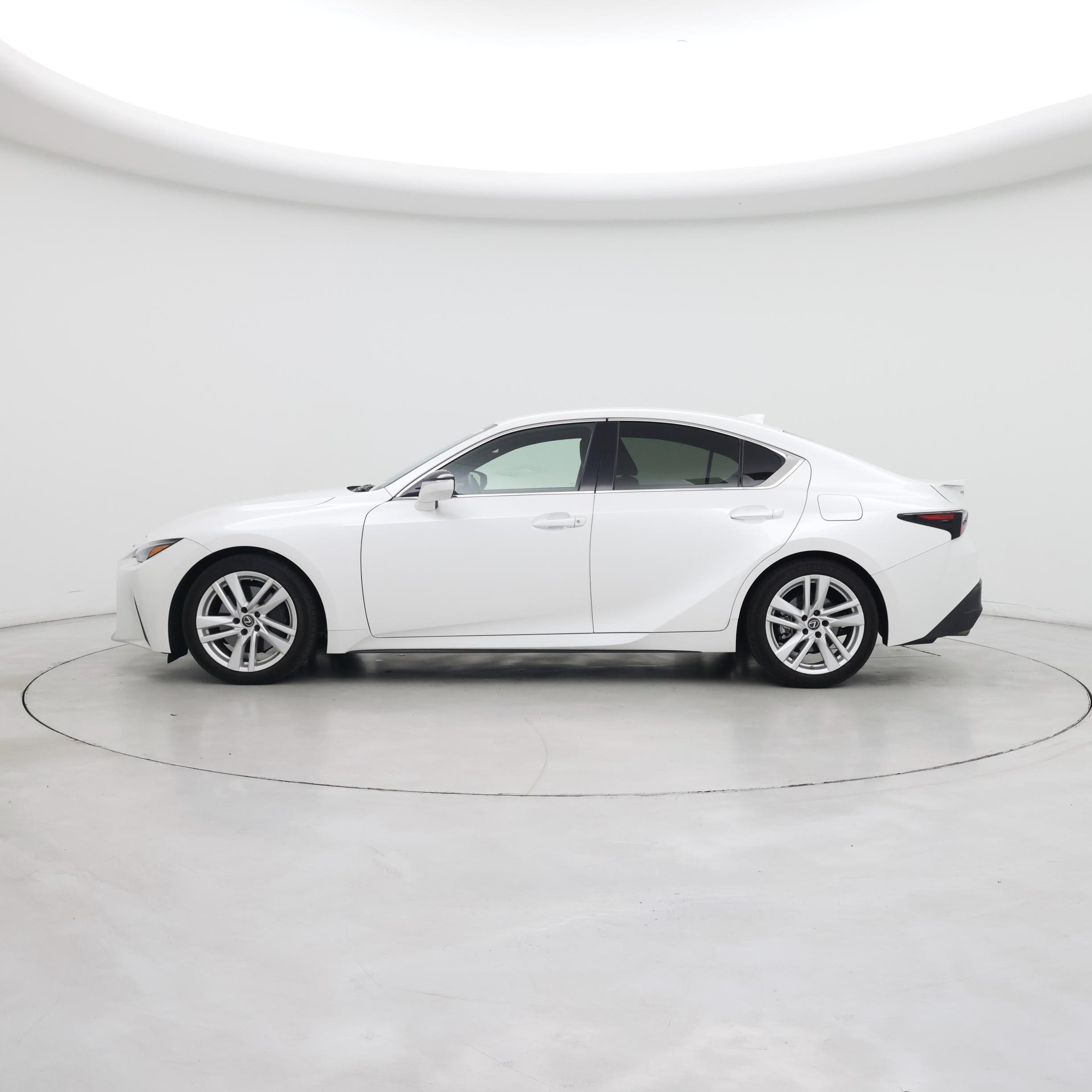 Thumbnail: 2021 Lexus IS - 3
