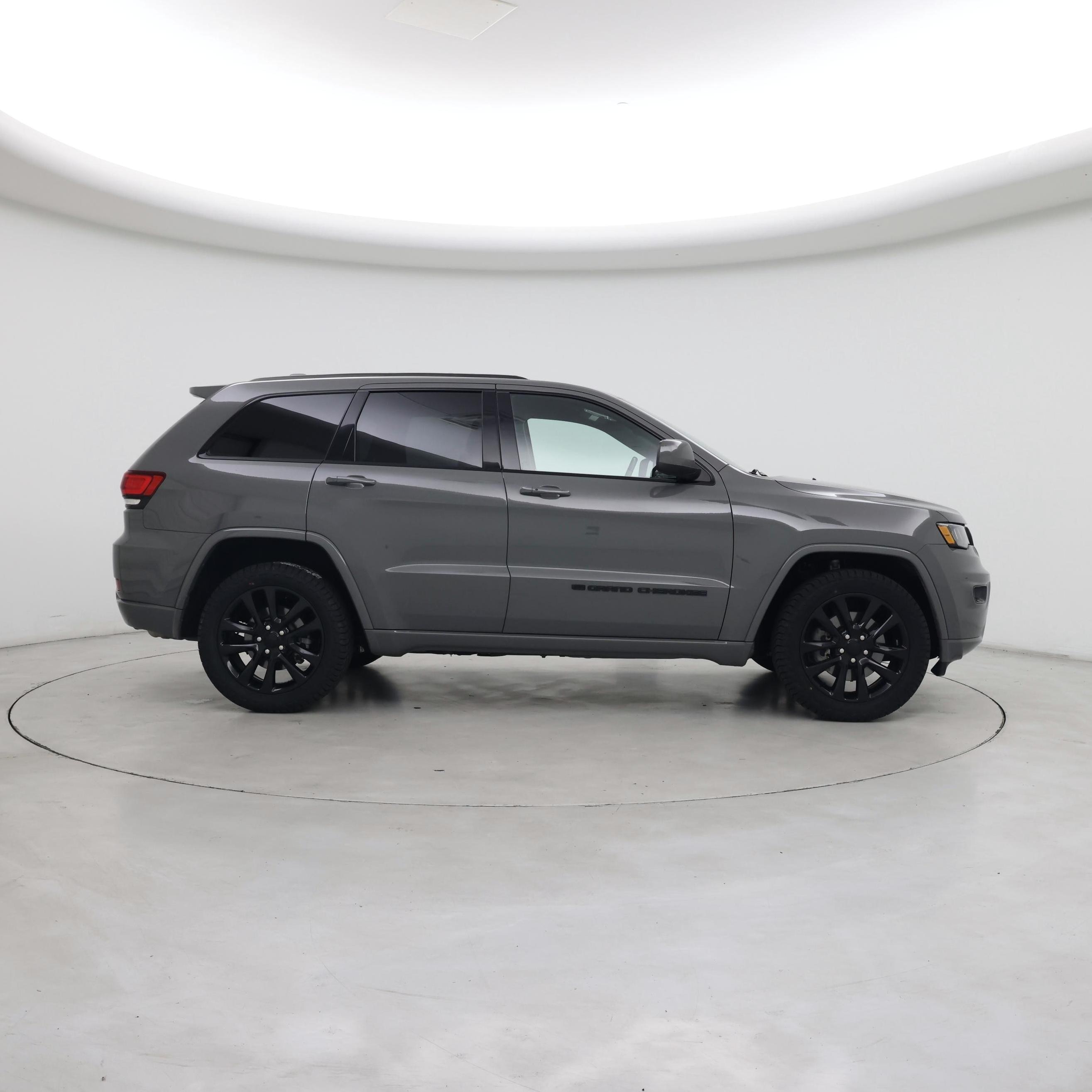 Thumbnail: 2022 Jeep Grand Cherokee - 7