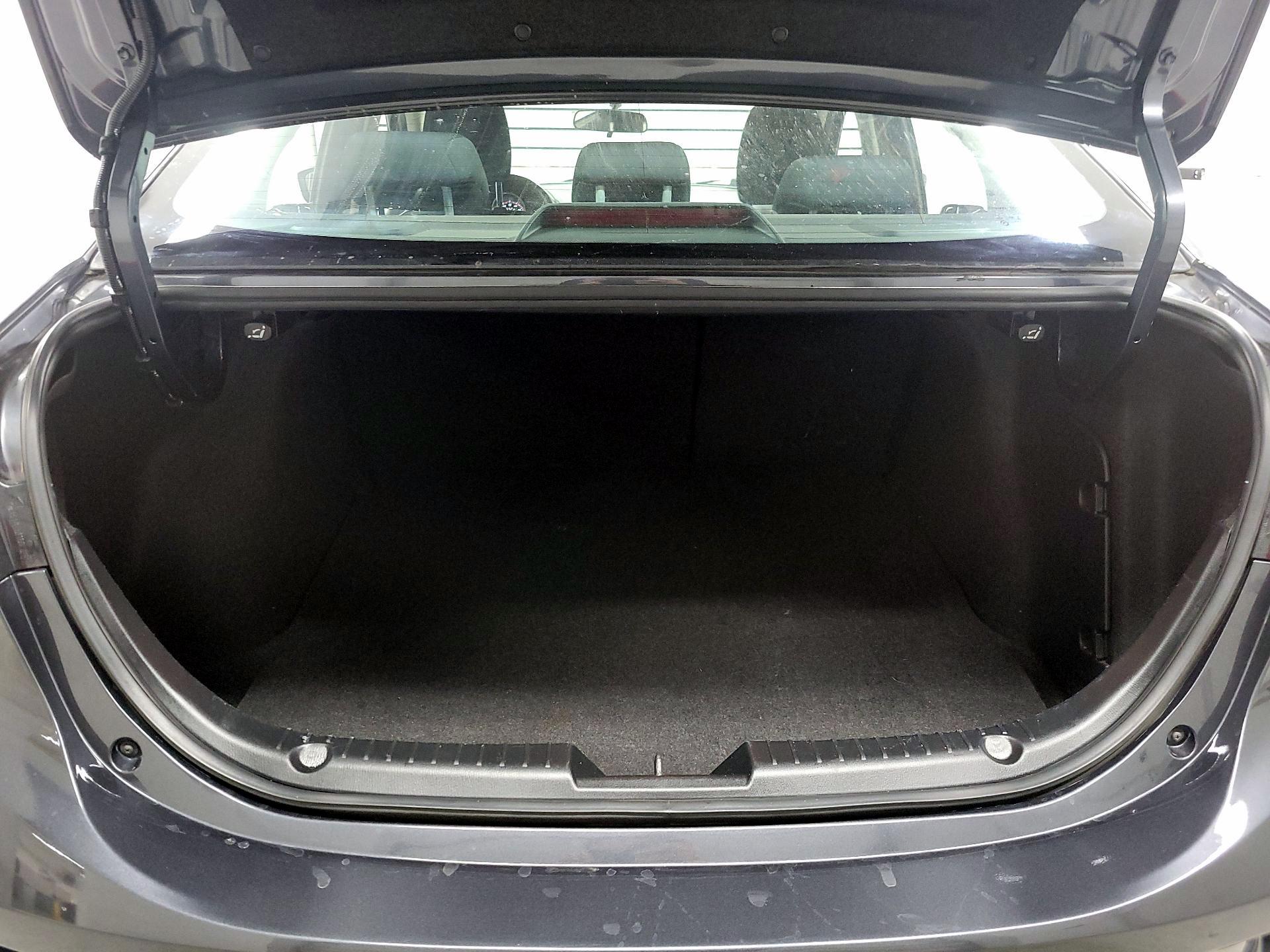 Thumbnail: 2015 Mazda Mazda3 - 18