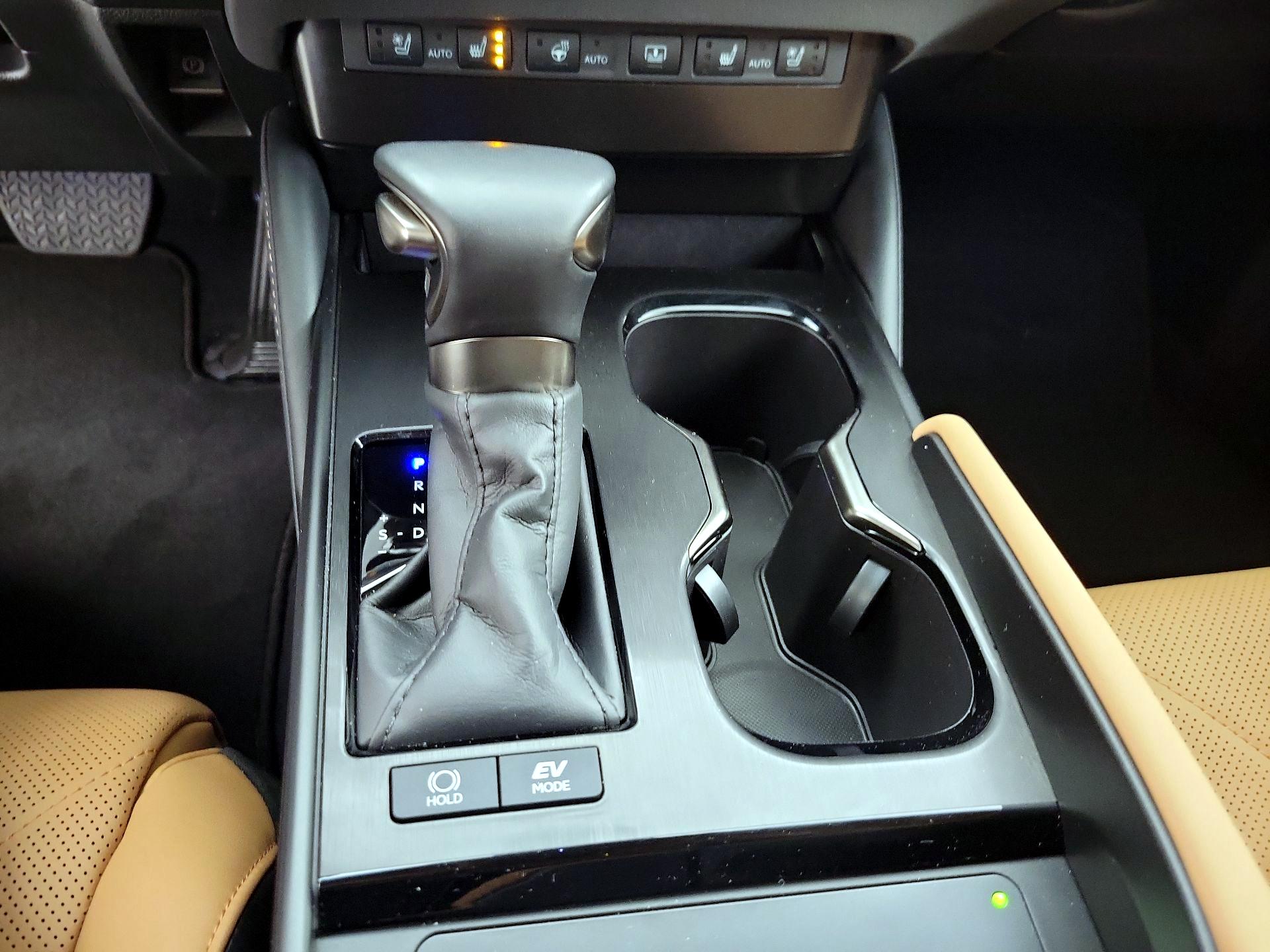 Thumbnail: 2024 Lexus ES - 17