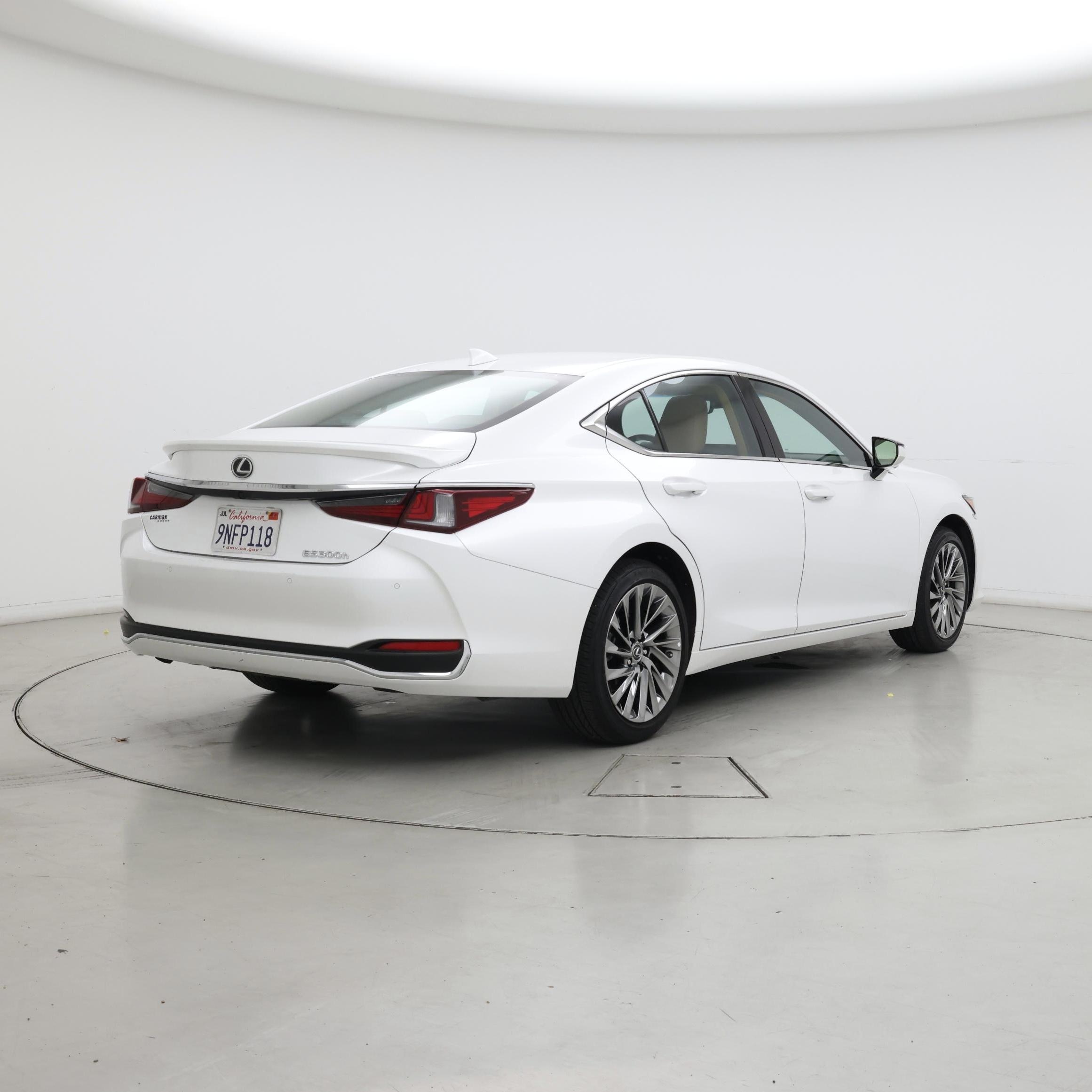 Thumbnail: 2024 Lexus ES - 8