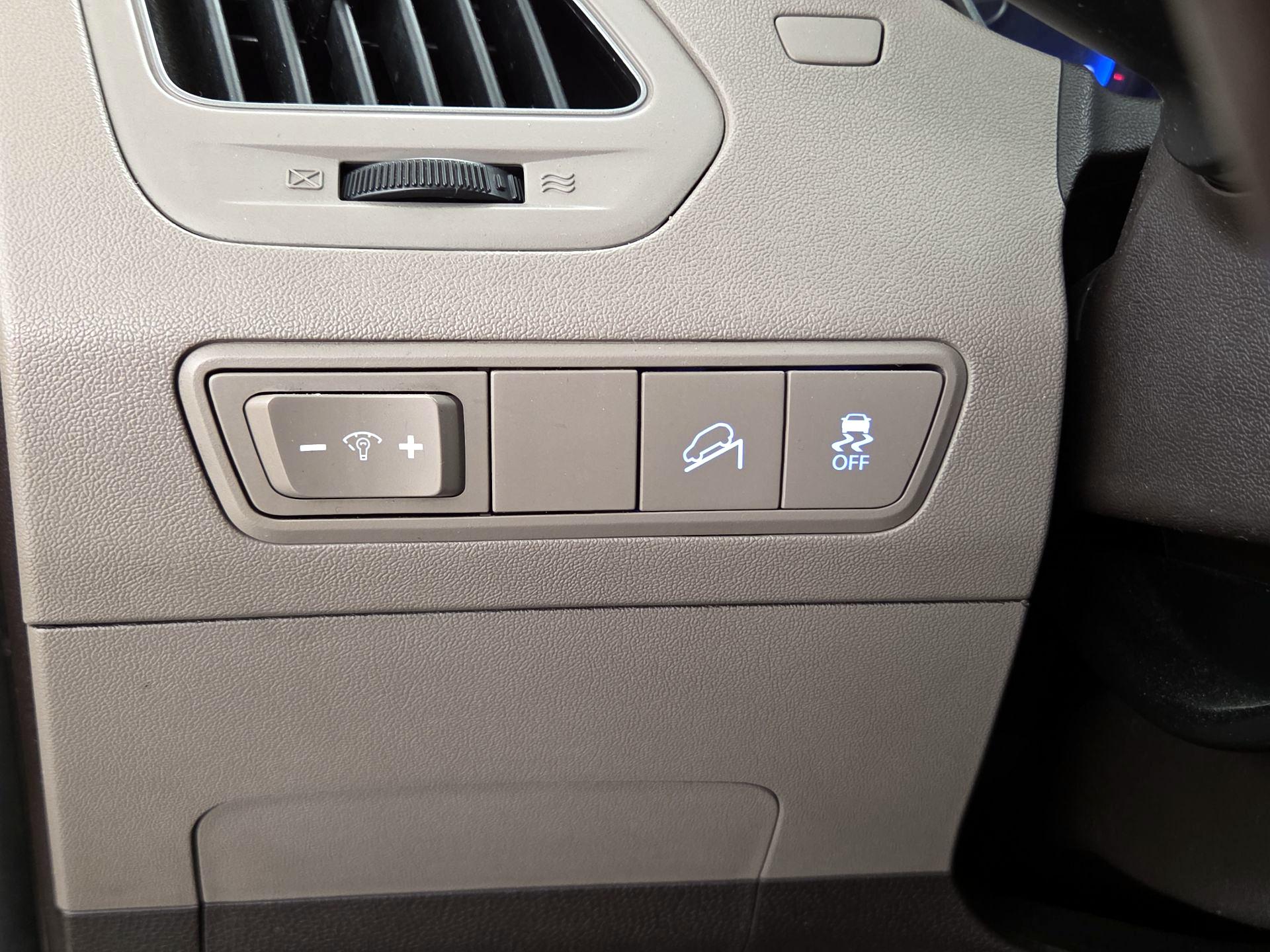 Thumbnail: 2015 Hyundai Tucson - 13