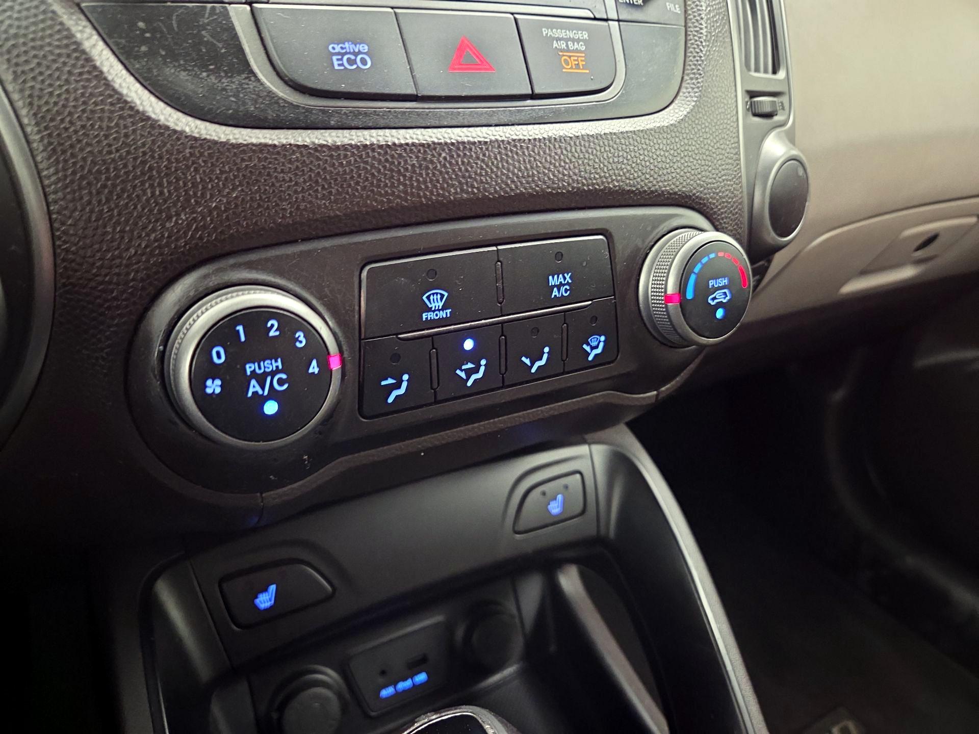 Thumbnail: 2015 Hyundai Tucson - 16