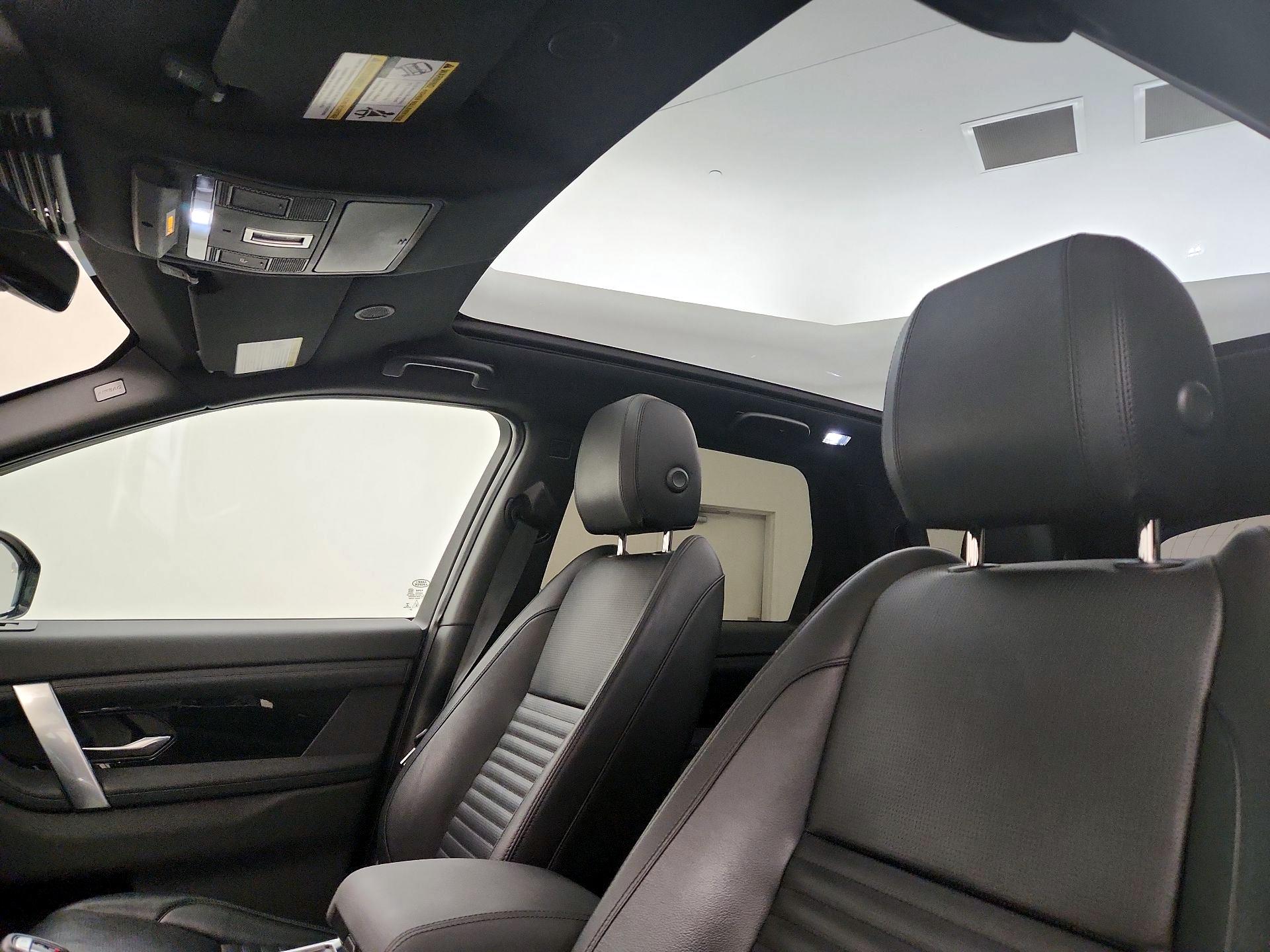 Thumbnail: 2021 Land Rover Discovery Sport - 19