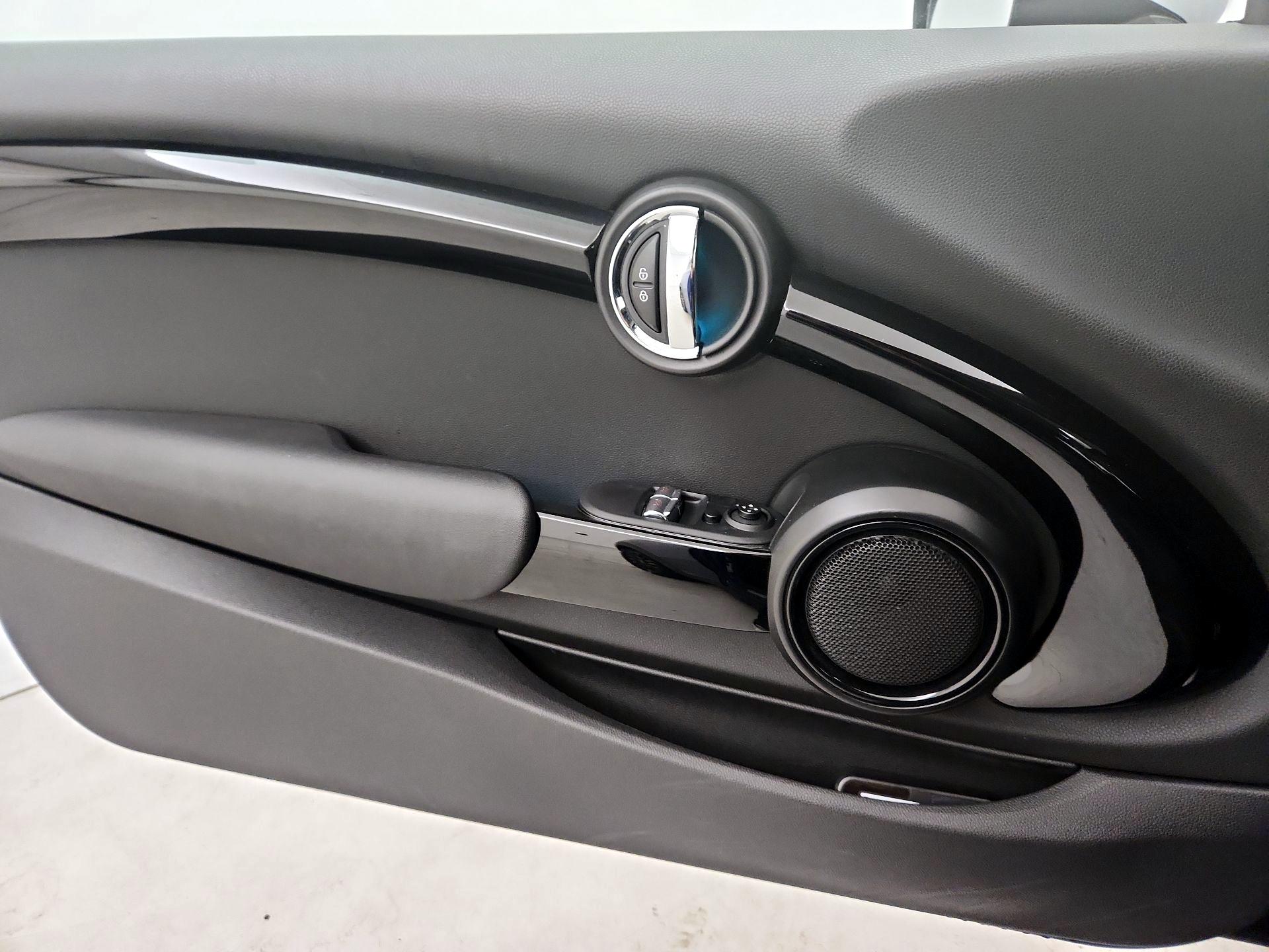 Thumbnail: 2019 MINI Cooper Hardtop - 12