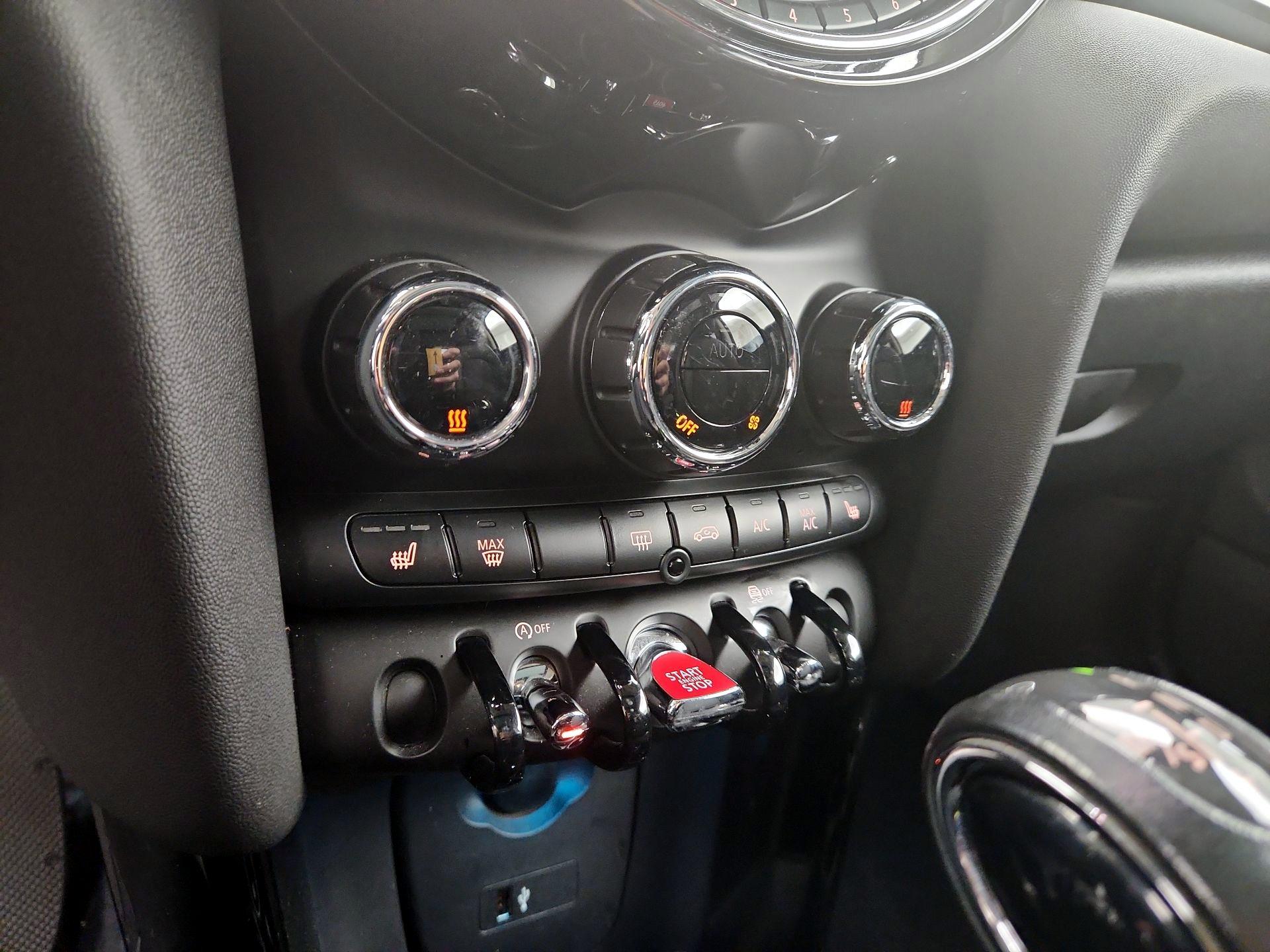 Thumbnail: 2019 MINI Cooper Hardtop - 16