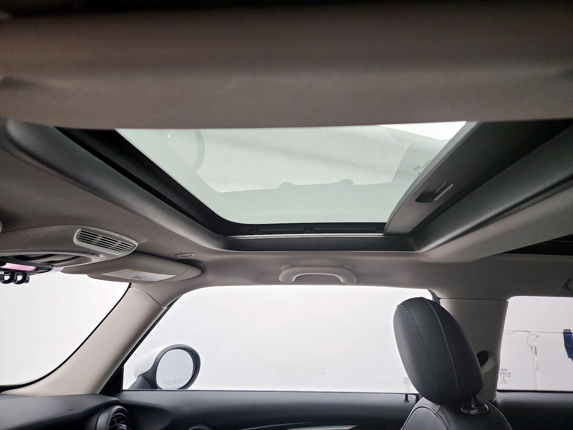 Thumbnail: 2019 MINI Cooper Hardtop - 19