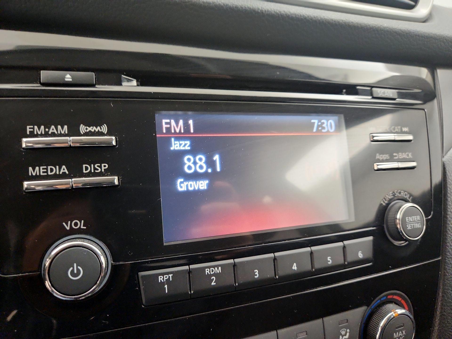 Thumbnail: 2016 Nissan Rogue - 15