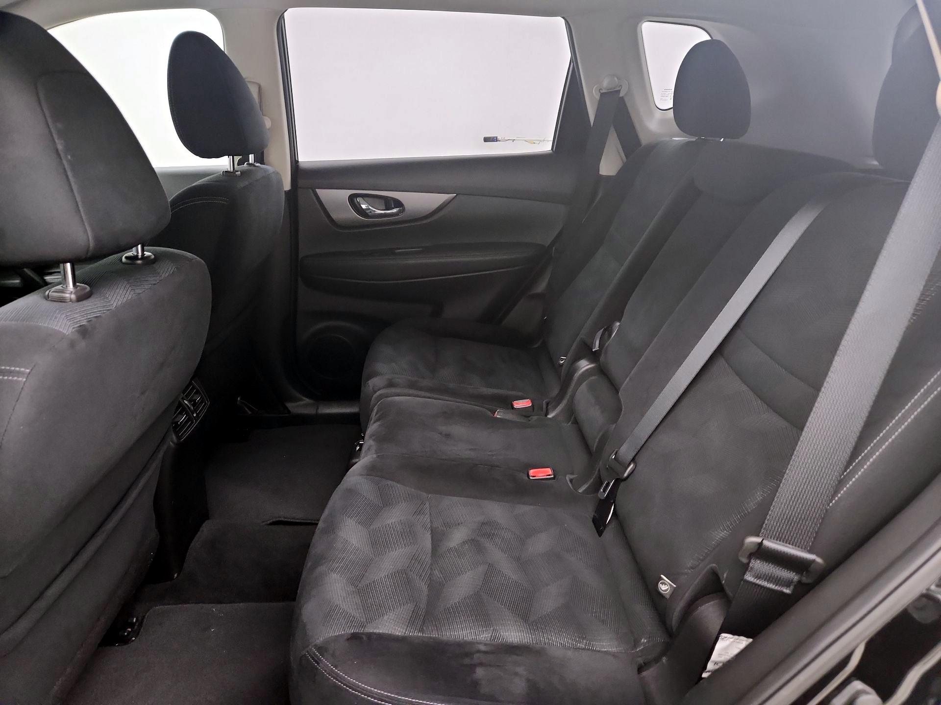 Thumbnail: 2016 Nissan Rogue - 19