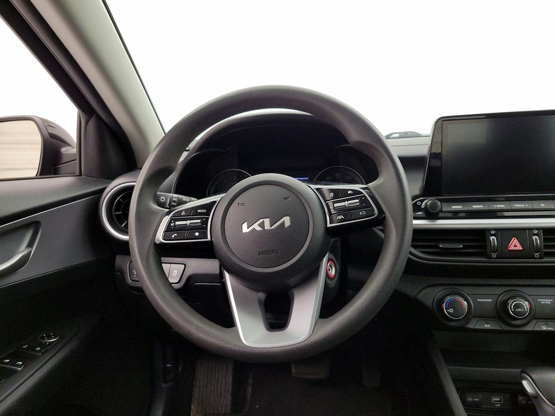 Thumbnail: 2023 Kia Forte - 10