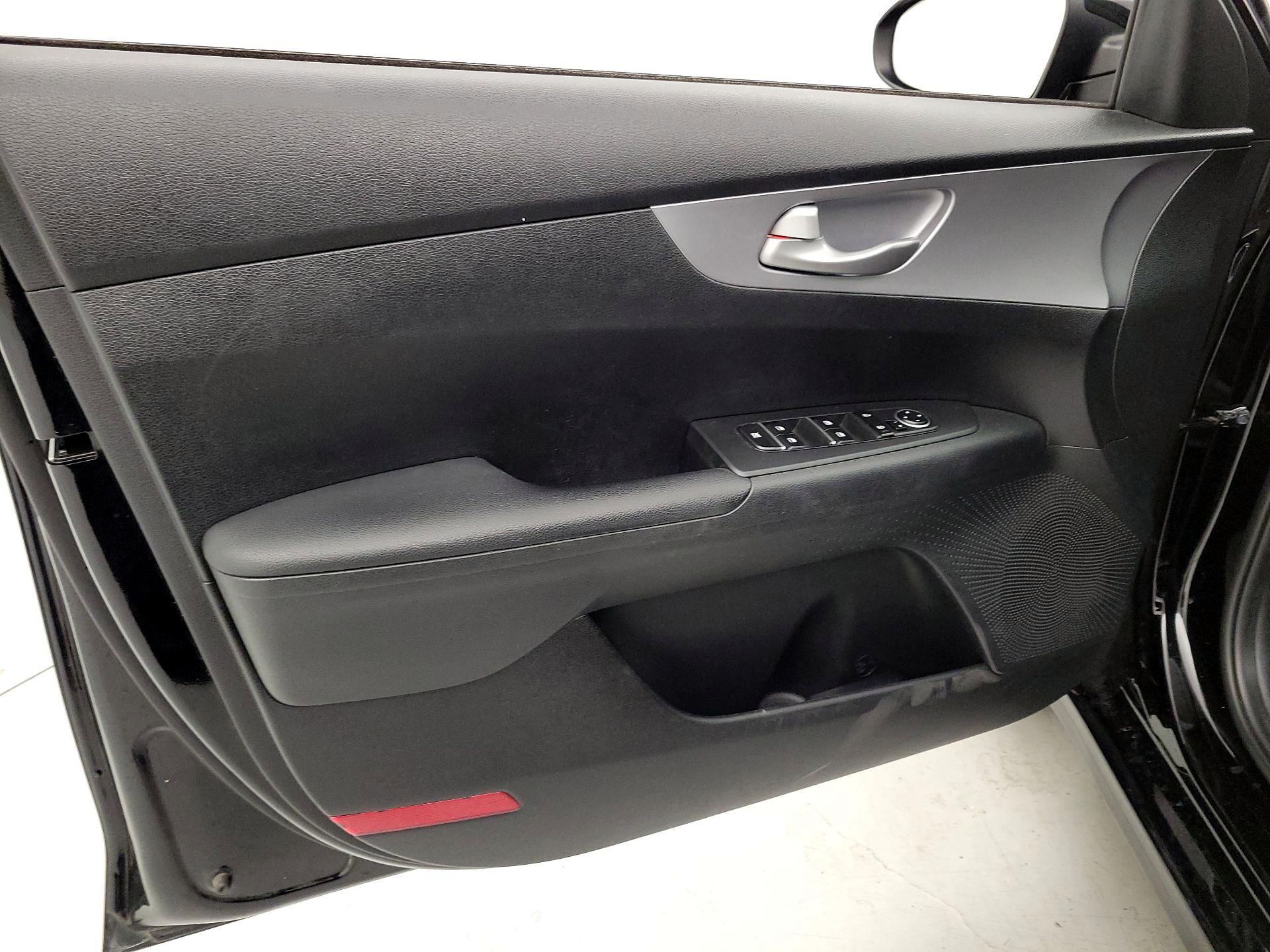 Thumbnail: 2023 Kia Forte - 12