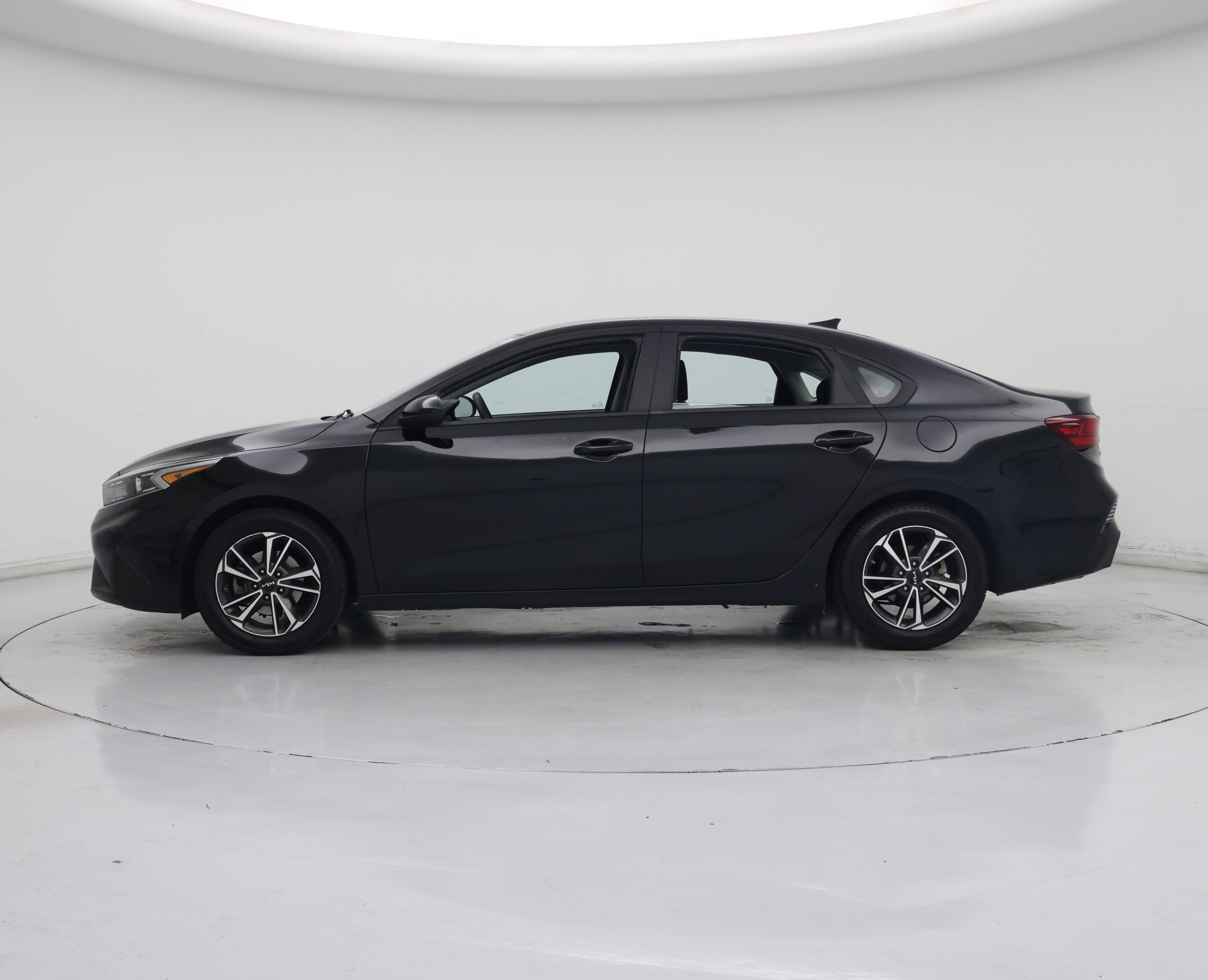 Thumbnail: 2023 Kia Forte - 3