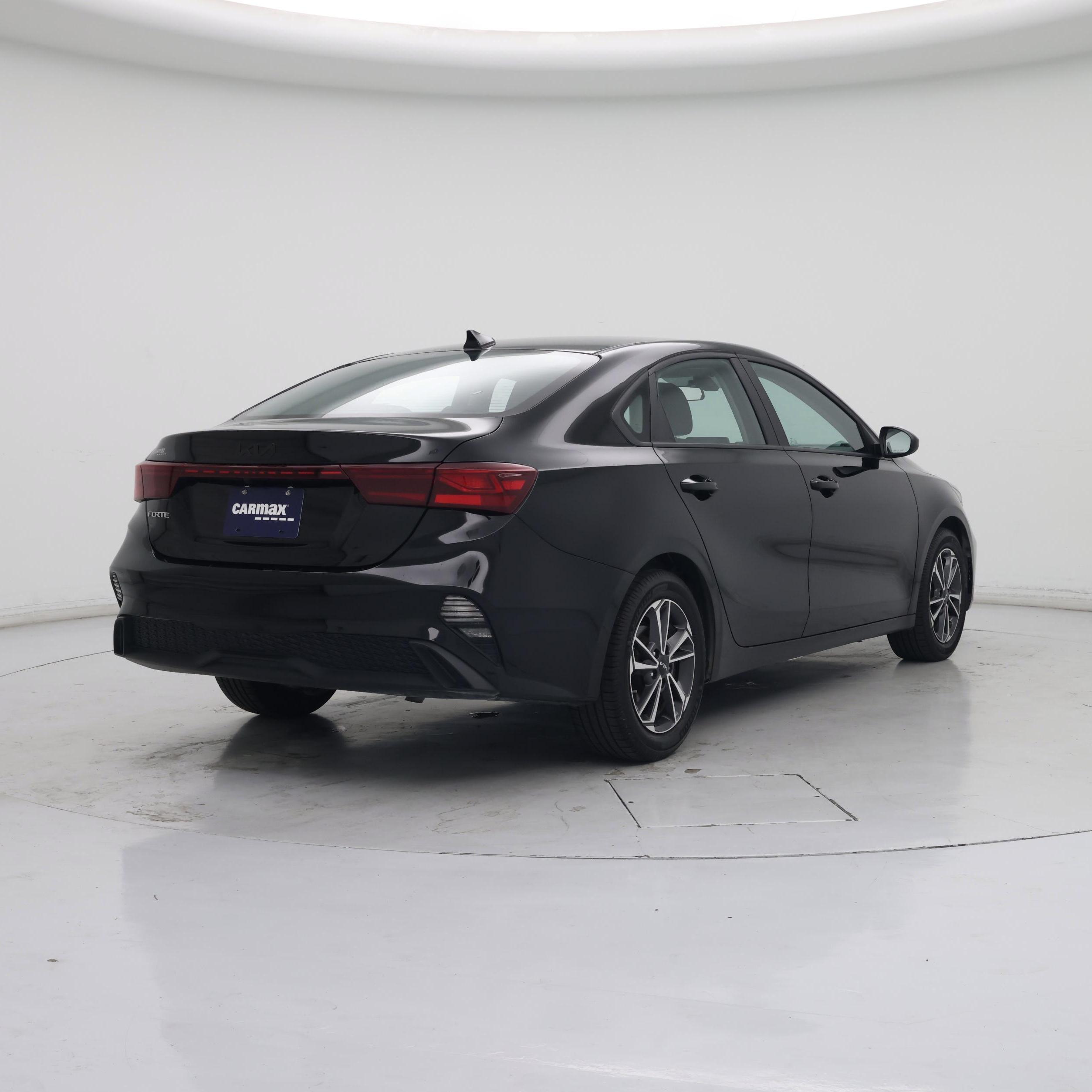 Thumbnail: 2023 Kia Forte - 8