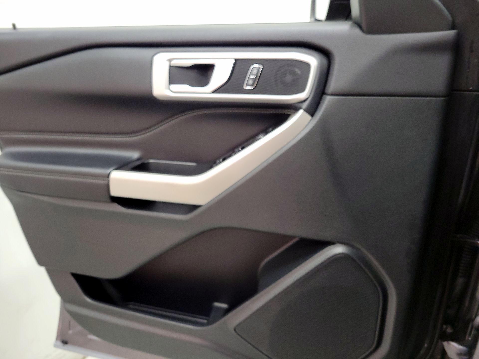 Thumbnail: 2021 Ford Explorer - 12