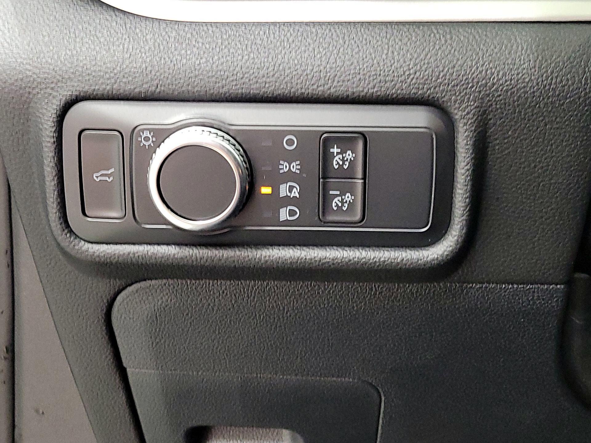 Thumbnail: 2021 Ford Explorer - 13