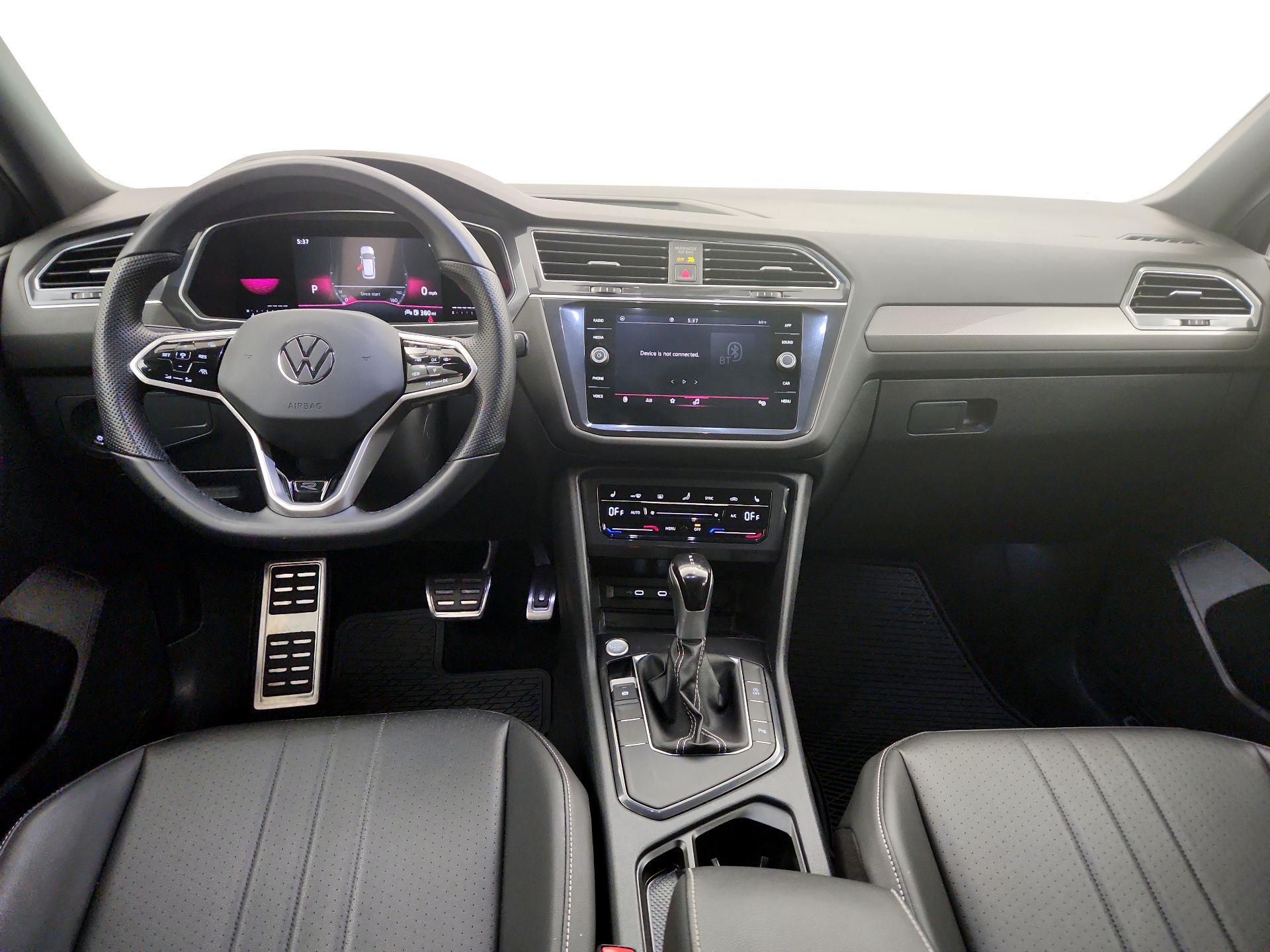 Thumbnail: 2023 Volkswagen Tiguan - 9