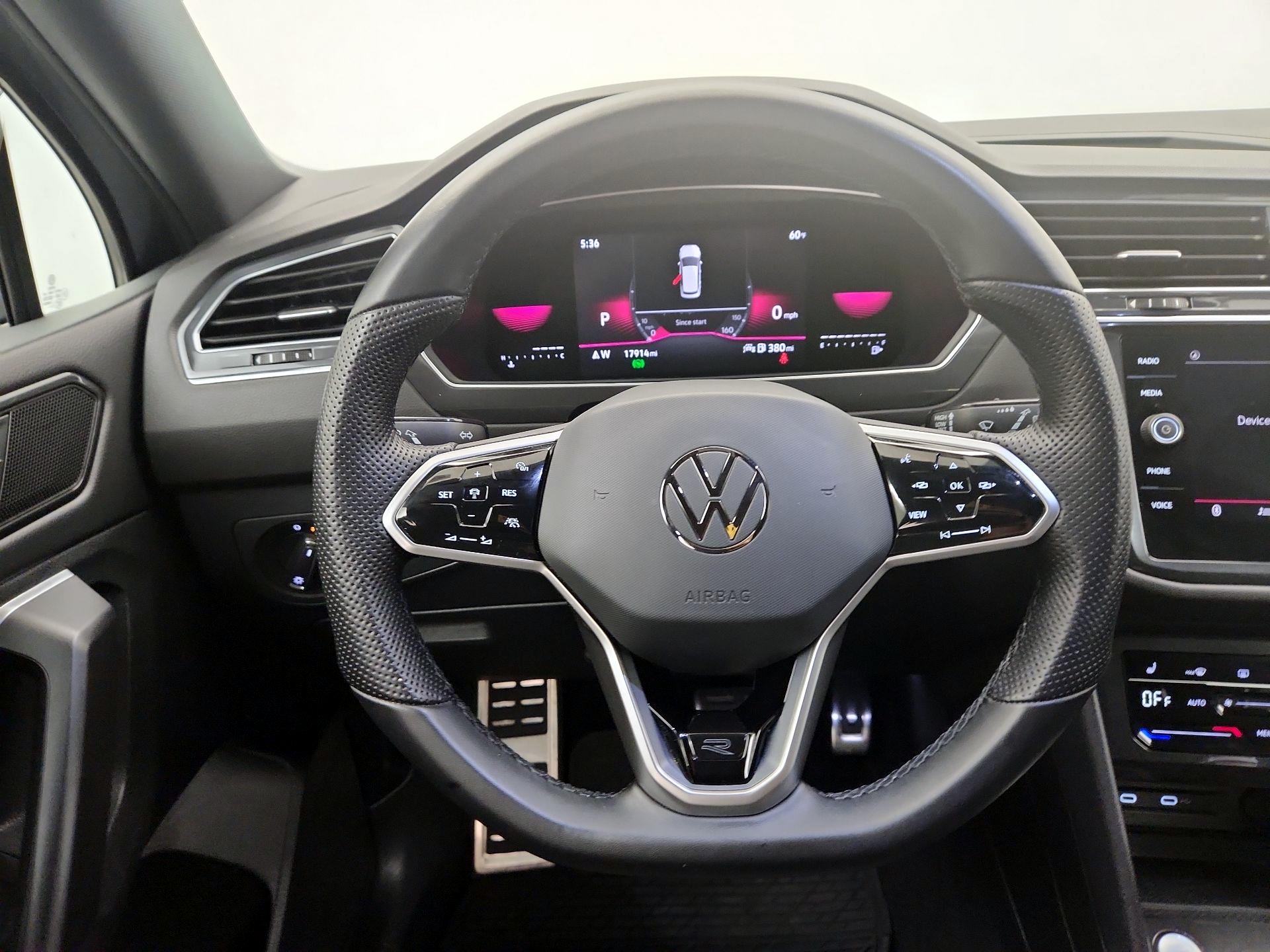 Thumbnail: 2023 Volkswagen Tiguan - 10
