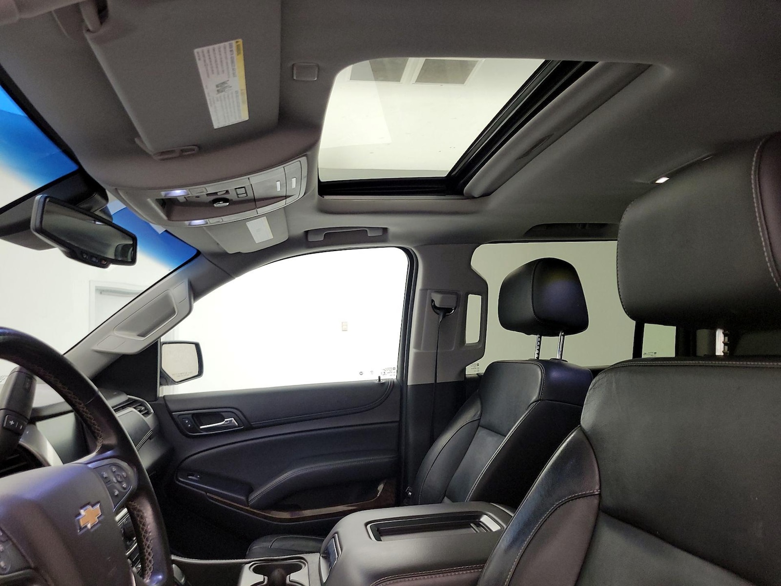 2019 Chevrolet Suburban LT - Photo 19