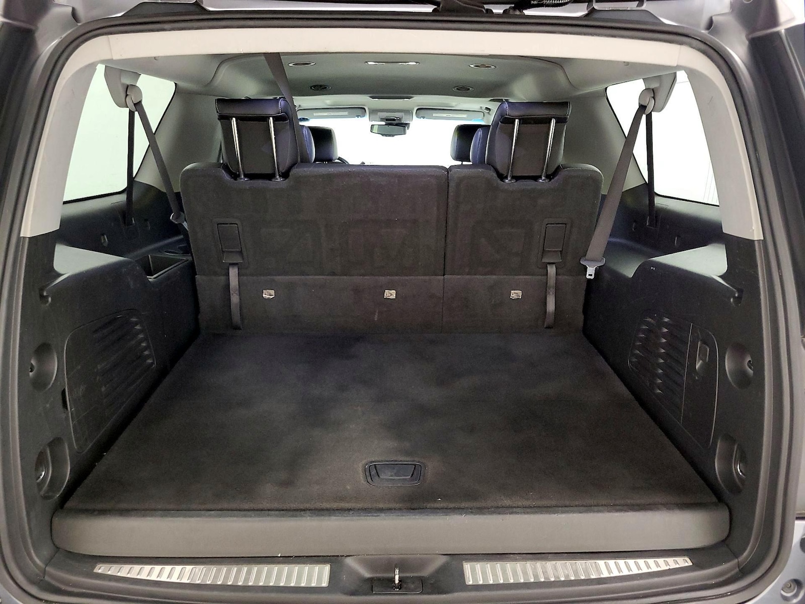 2019 Chevrolet Suburban LT - Photo 22