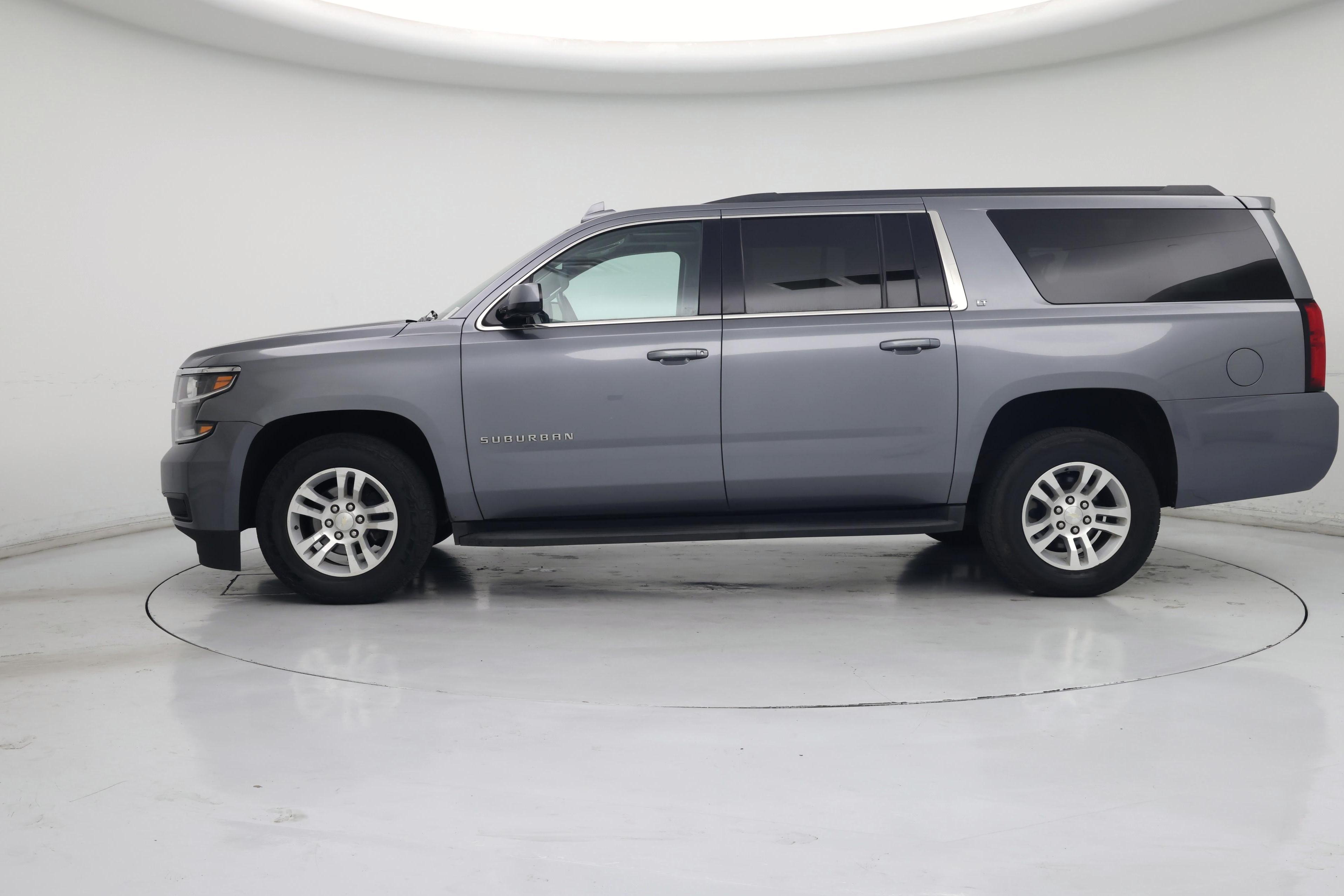 Thumbnail: 2019 Chevrolet Suburban - 3