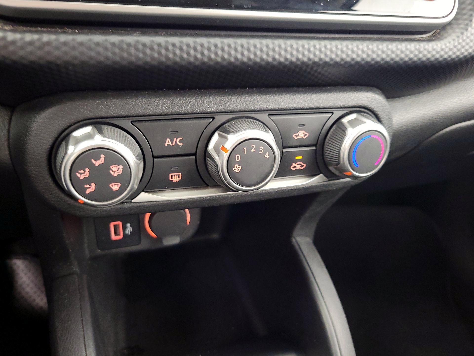 Thumbnail: 2023 Nissan Kicks - 16