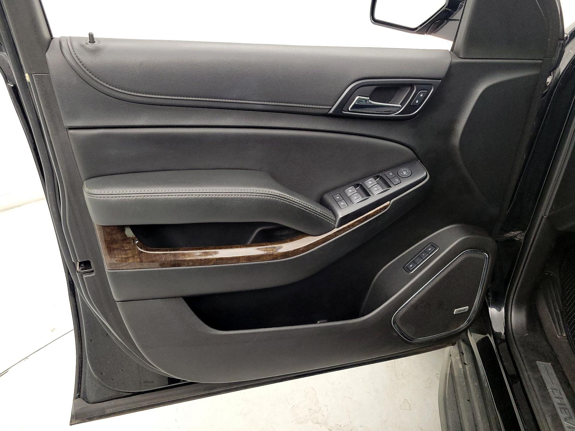 Thumbnail: 2019 Chevrolet Suburban - 12