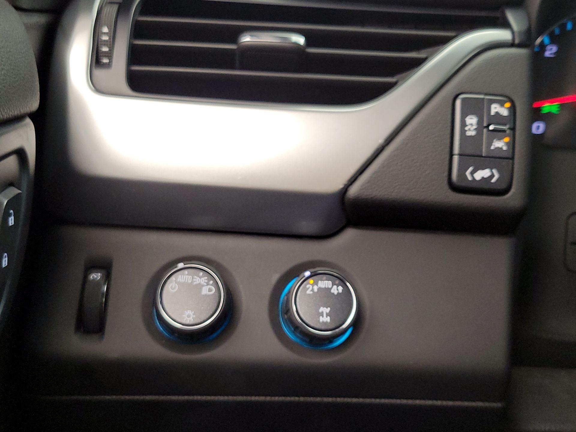 Thumbnail: 2019 Chevrolet Suburban - 13