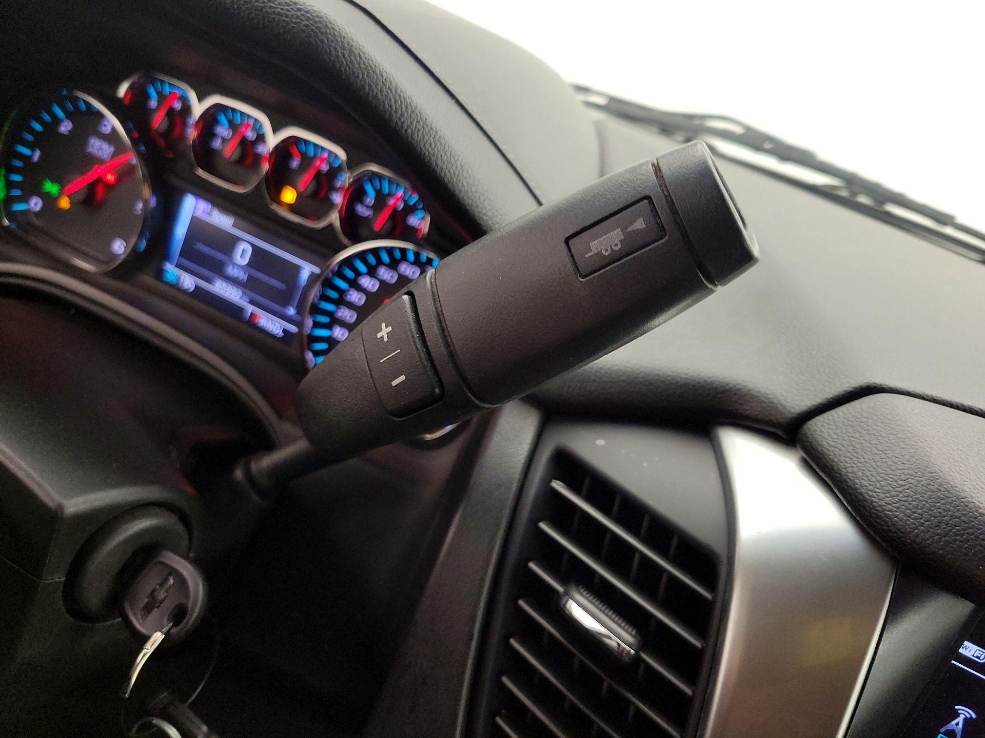 Thumbnail: 2019 Chevrolet Suburban - 18