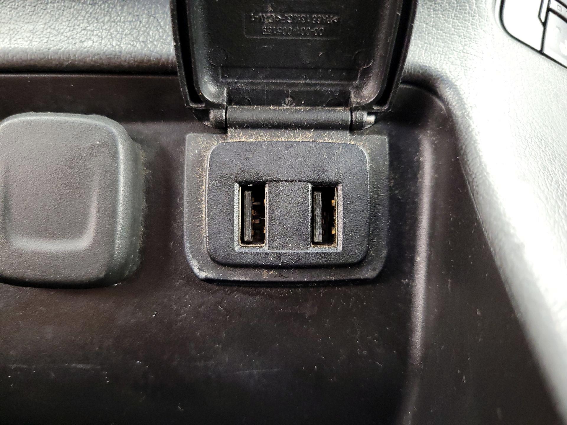 Thumbnail: 2020 GMC Yukon XL - 18