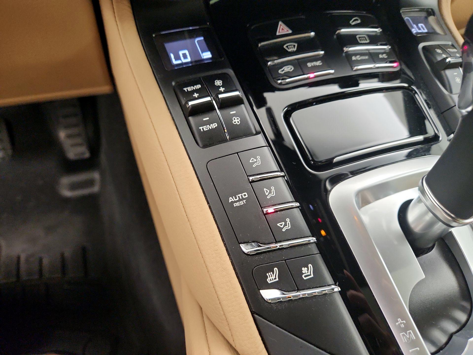 Thumbnail: 2017 Porsche Cayenne - 17