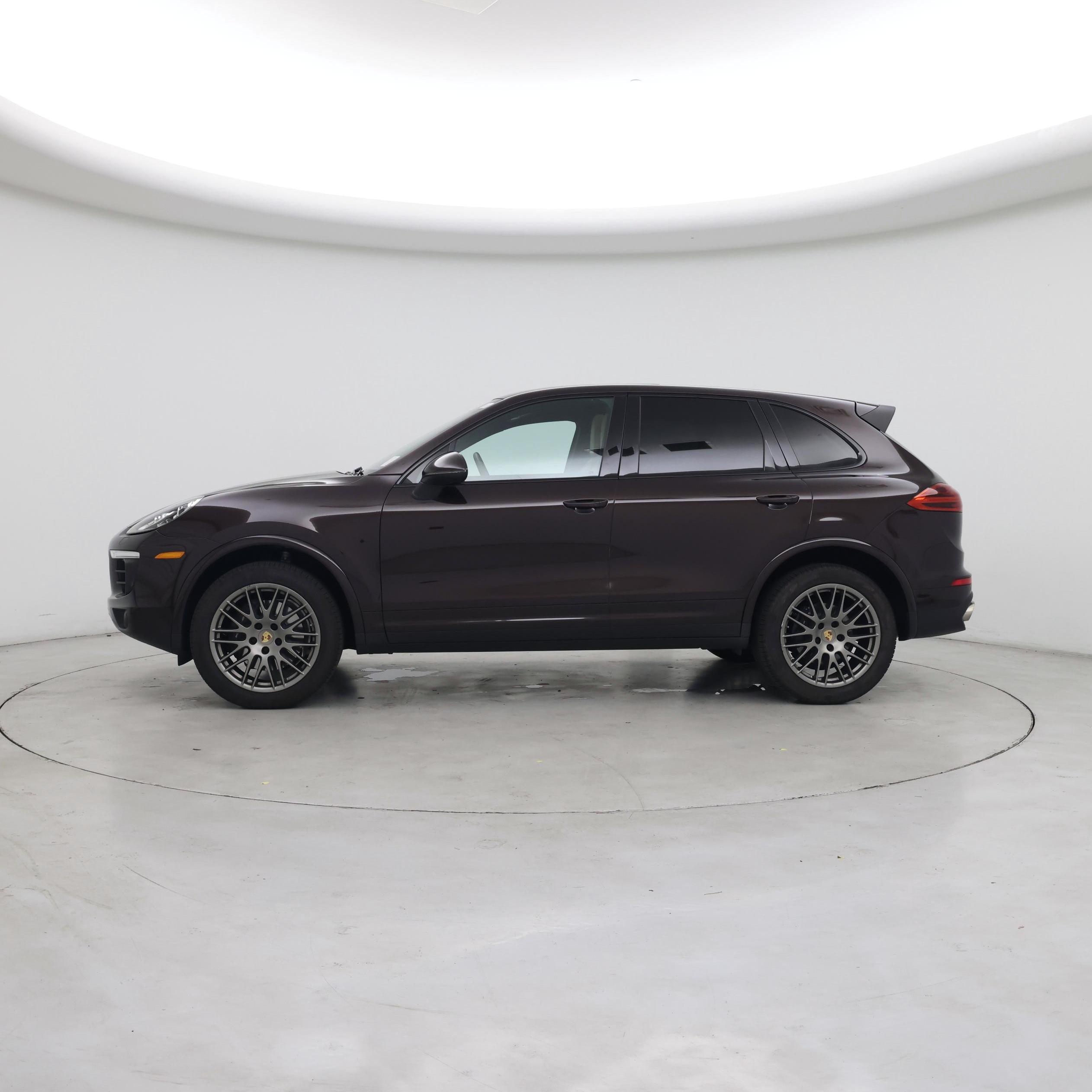 Thumbnail: 2017 Porsche Cayenne - 3