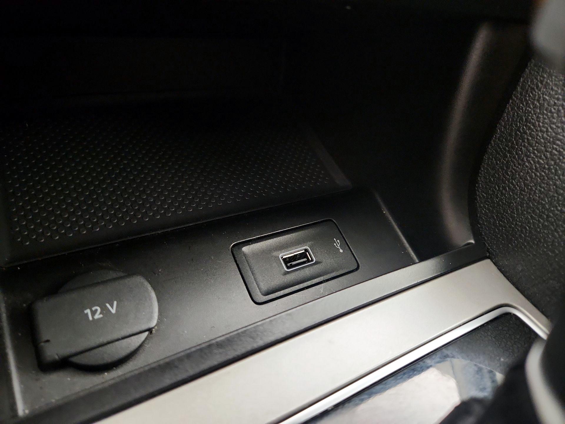 Thumbnail: 2020 Volkswagen Passat - 18