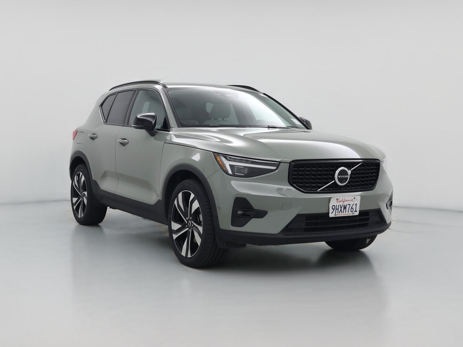 2024 Volvo XC40 Plus