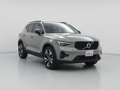 2024 Volvo XC40 B5 Plus Dark Theme