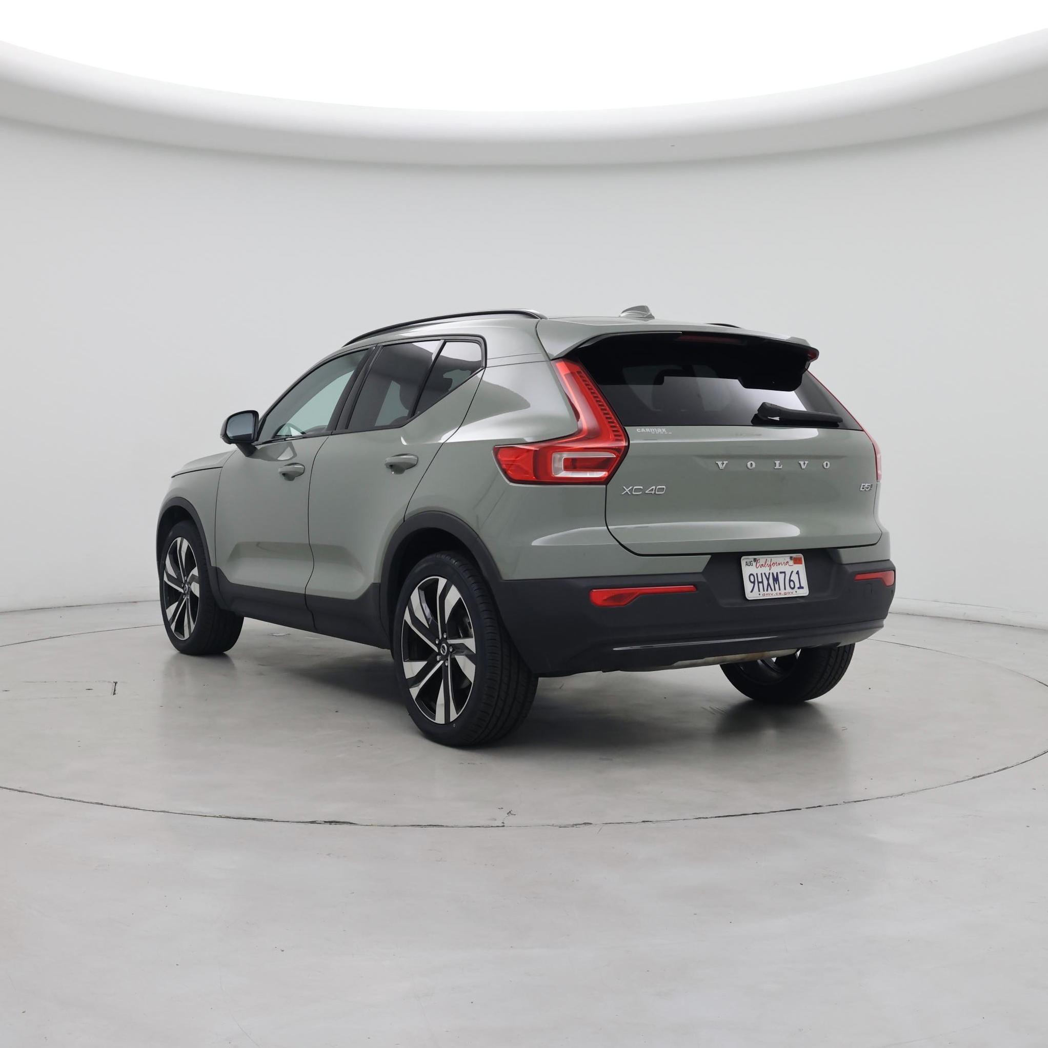 Thumbnail: 2024 Volvo XC40 - 2