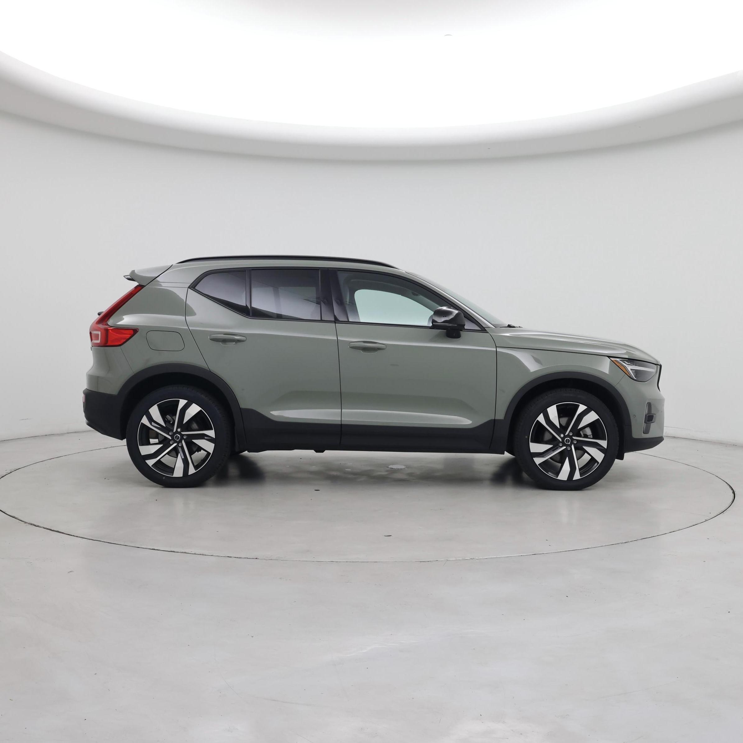 Thumbnail: 2024 Volvo XC40 - 7