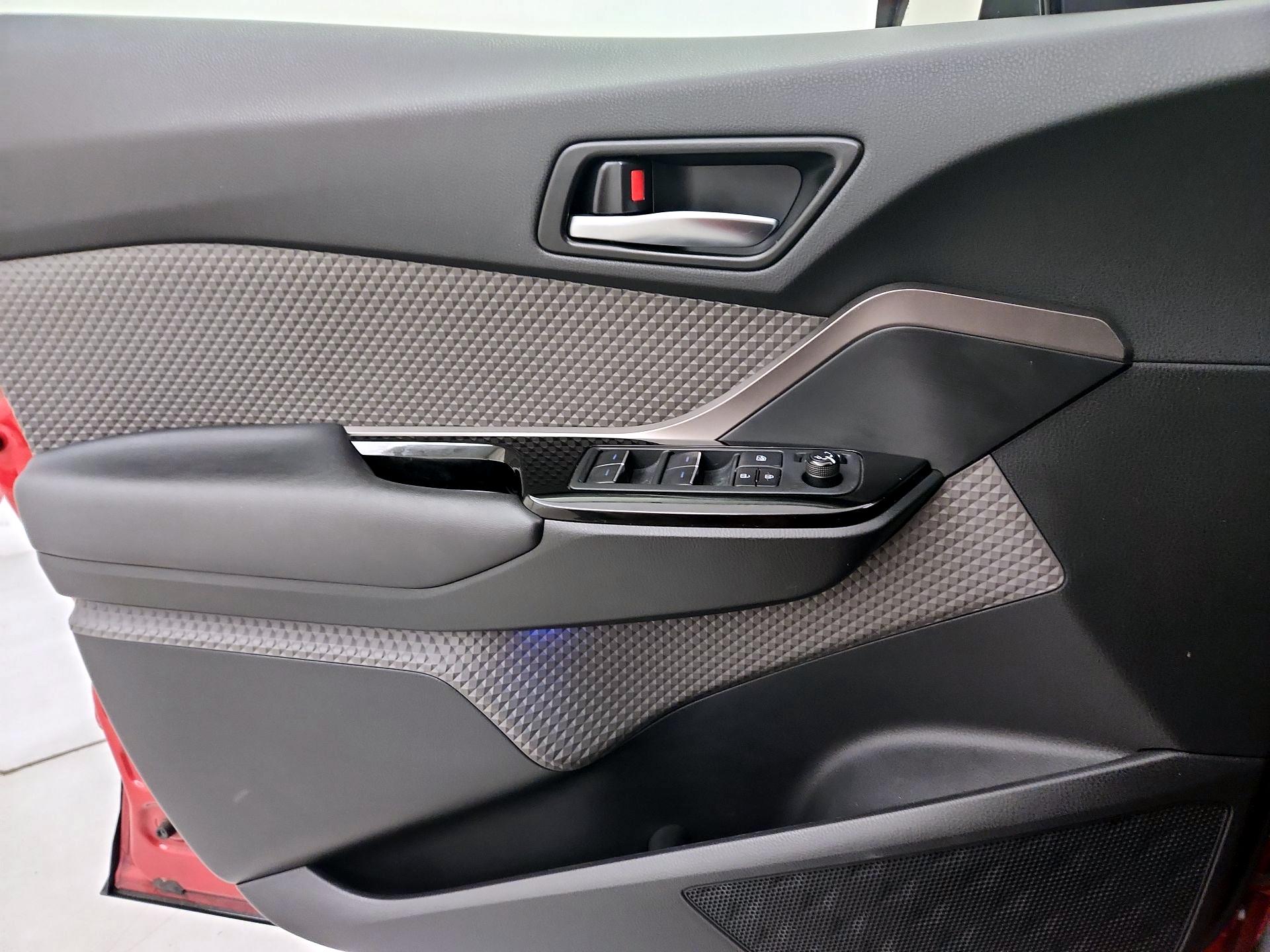 Thumbnail: 2021 Toyota C-HR - 12