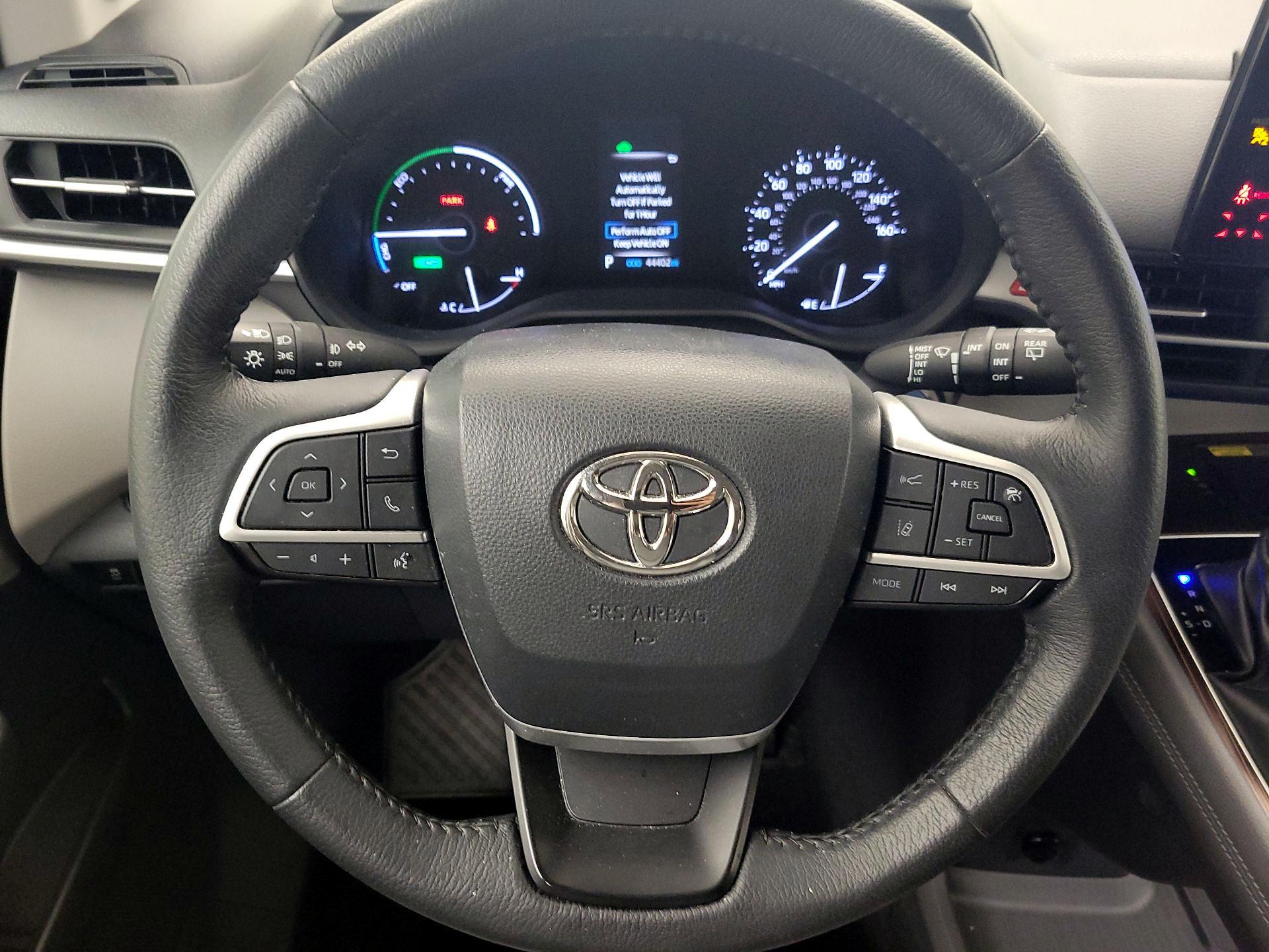 Thumbnail: 2022 Toyota Sienna - 10