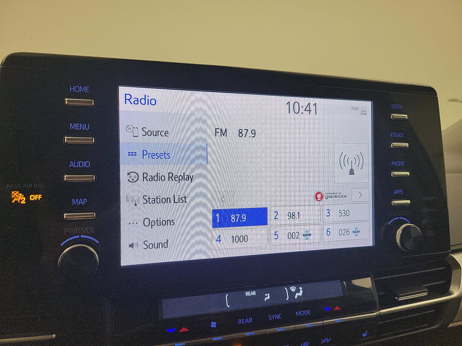 Thumbnail: 2022 Toyota Sienna - 16