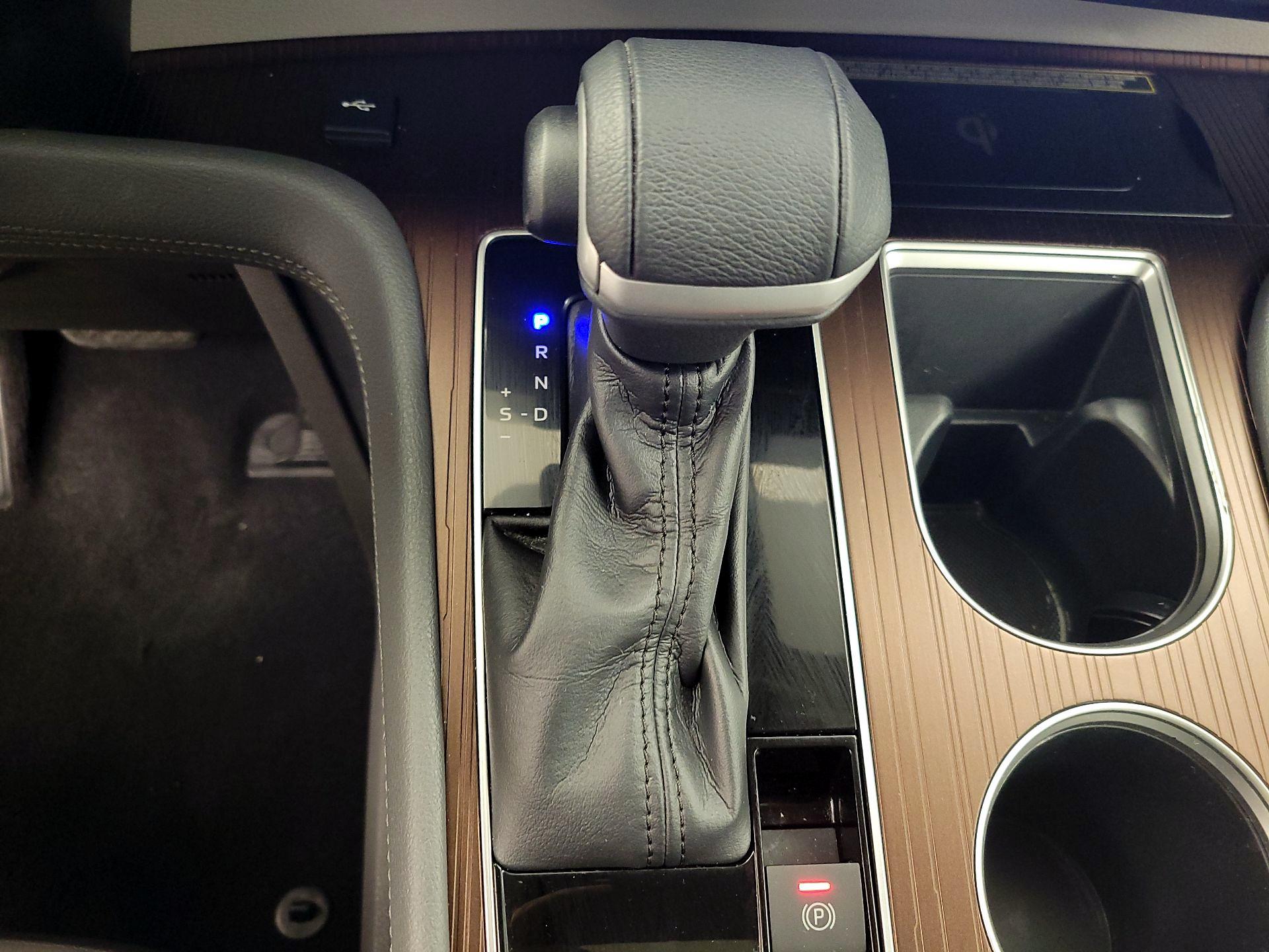 Thumbnail: 2022 Toyota Sienna - 18