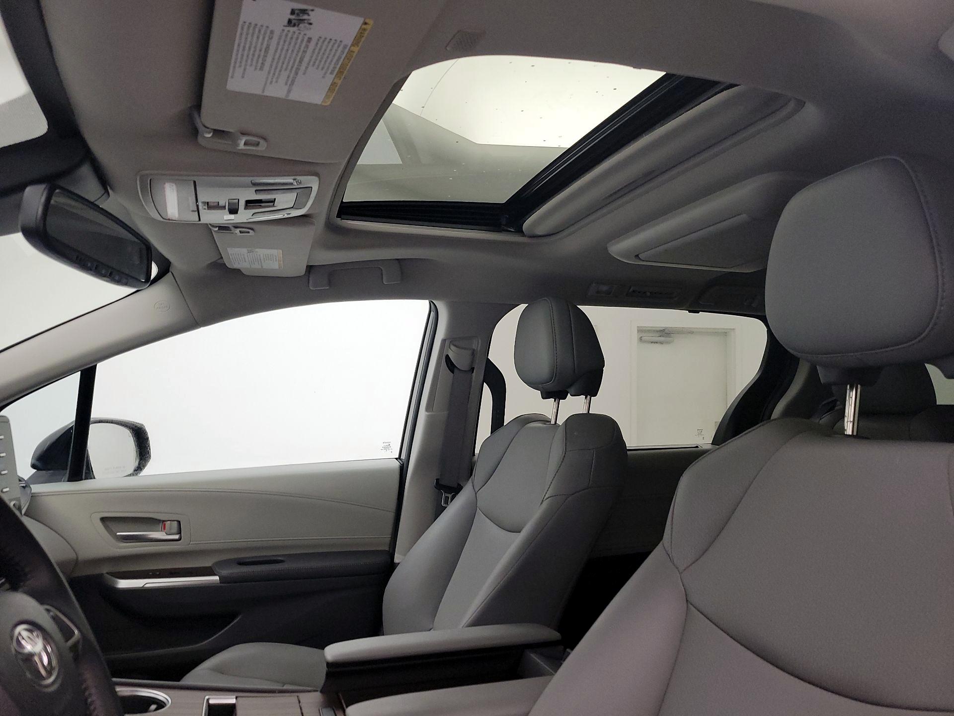 Thumbnail: 2022 Toyota Sienna - 20