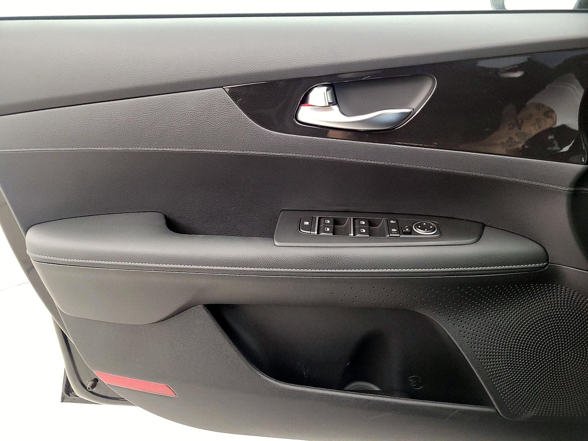 Thumbnail: 2024 Kia Forte - 12