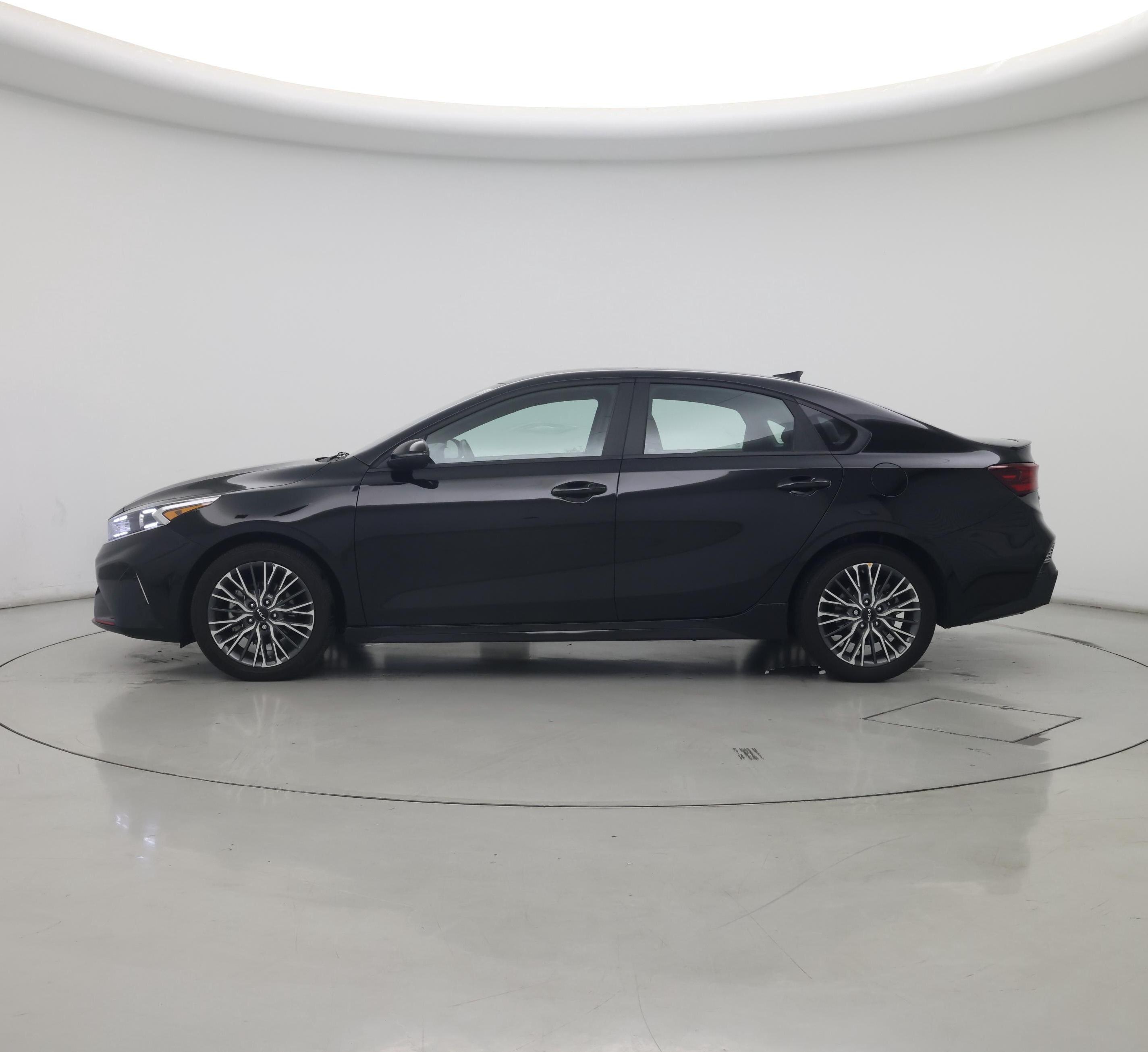 Thumbnail: 2024 Kia Forte - 3