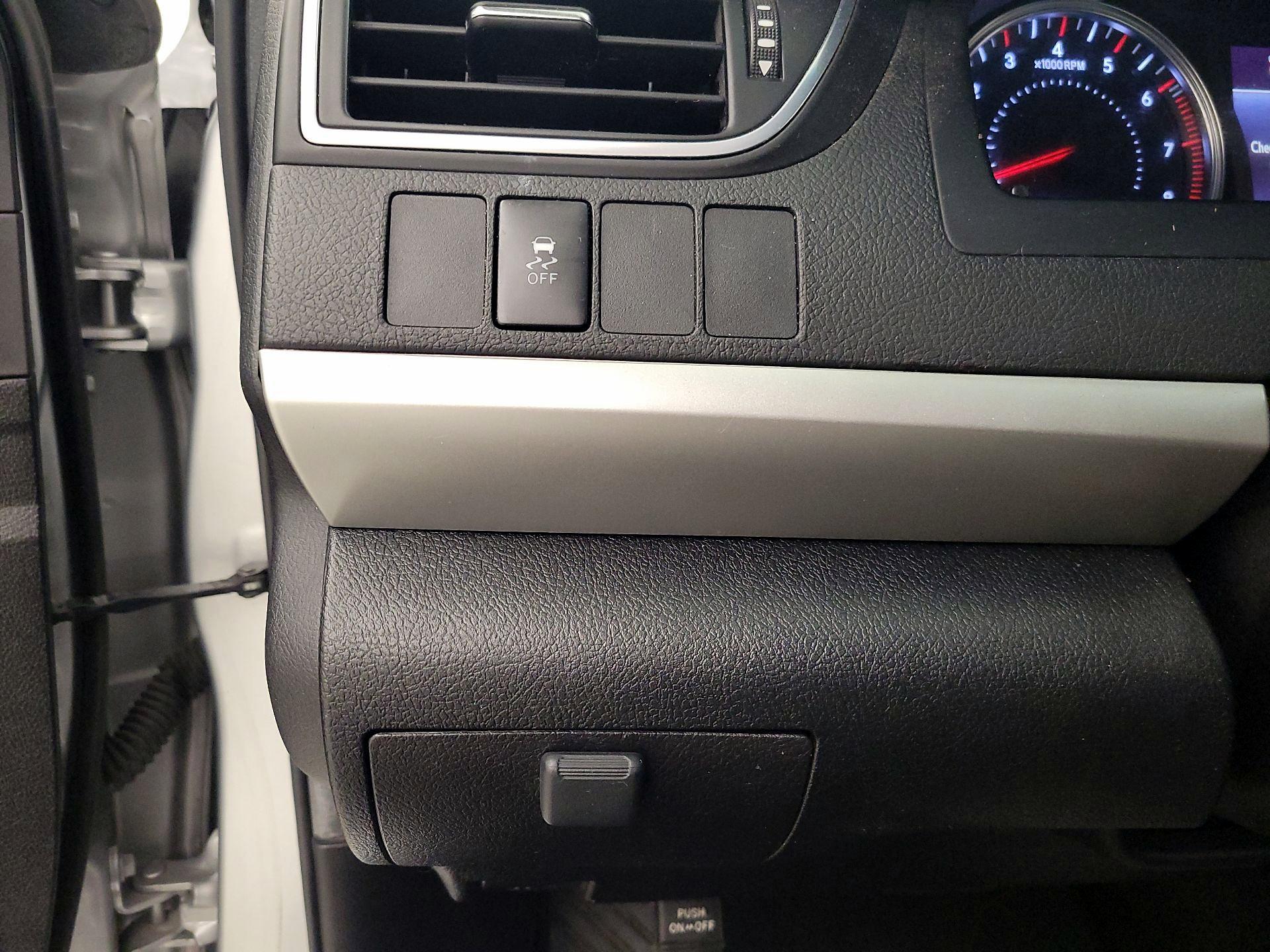 Thumbnail: 2017 Toyota Camry - 13