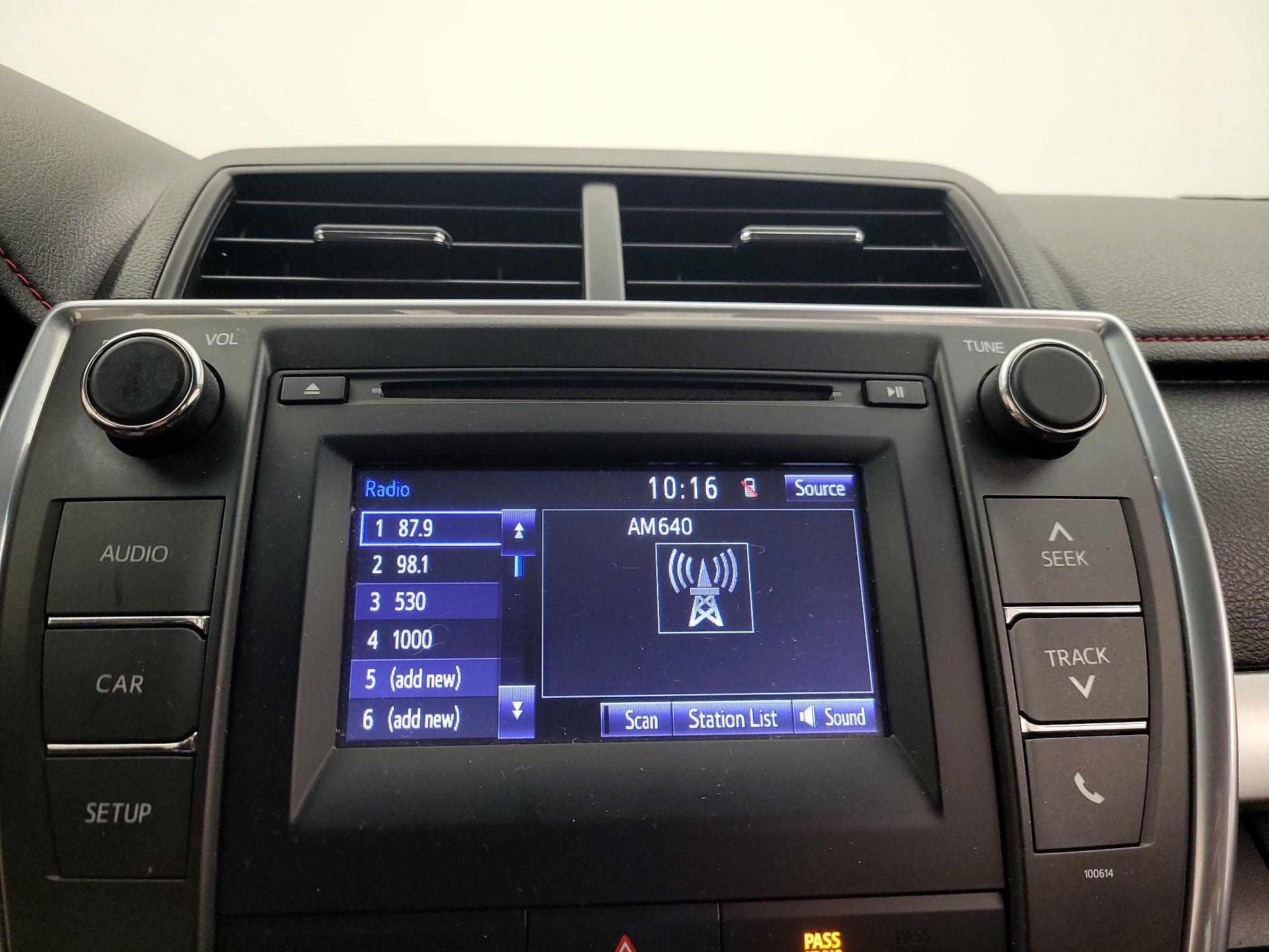 Thumbnail: 2017 Toyota Camry - 15