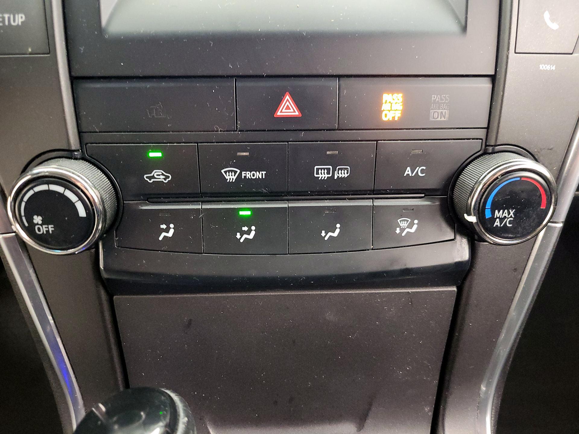 Thumbnail: 2017 Toyota Camry - 16