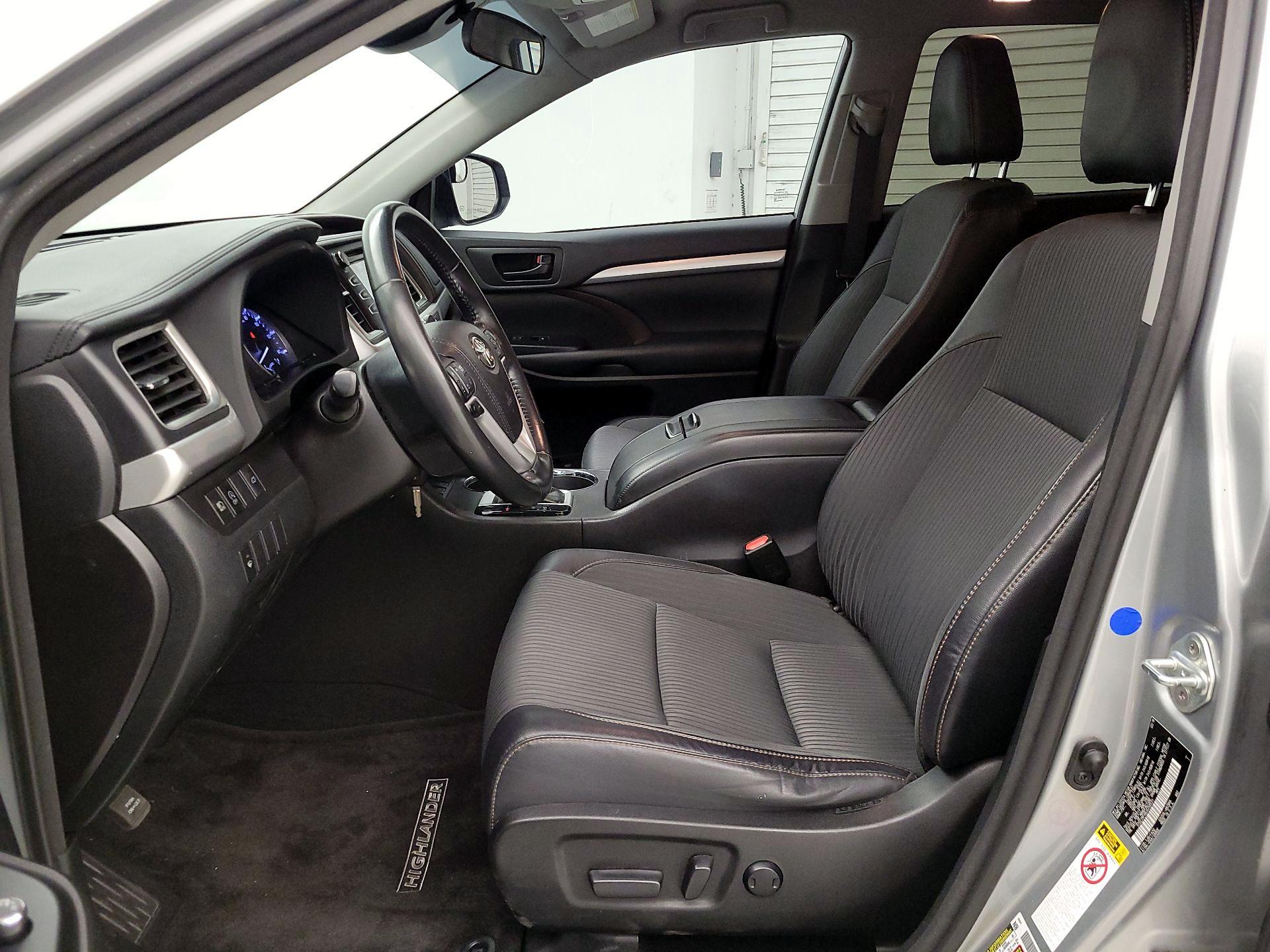 Thumbnail: 2018 Toyota Highlander - 11